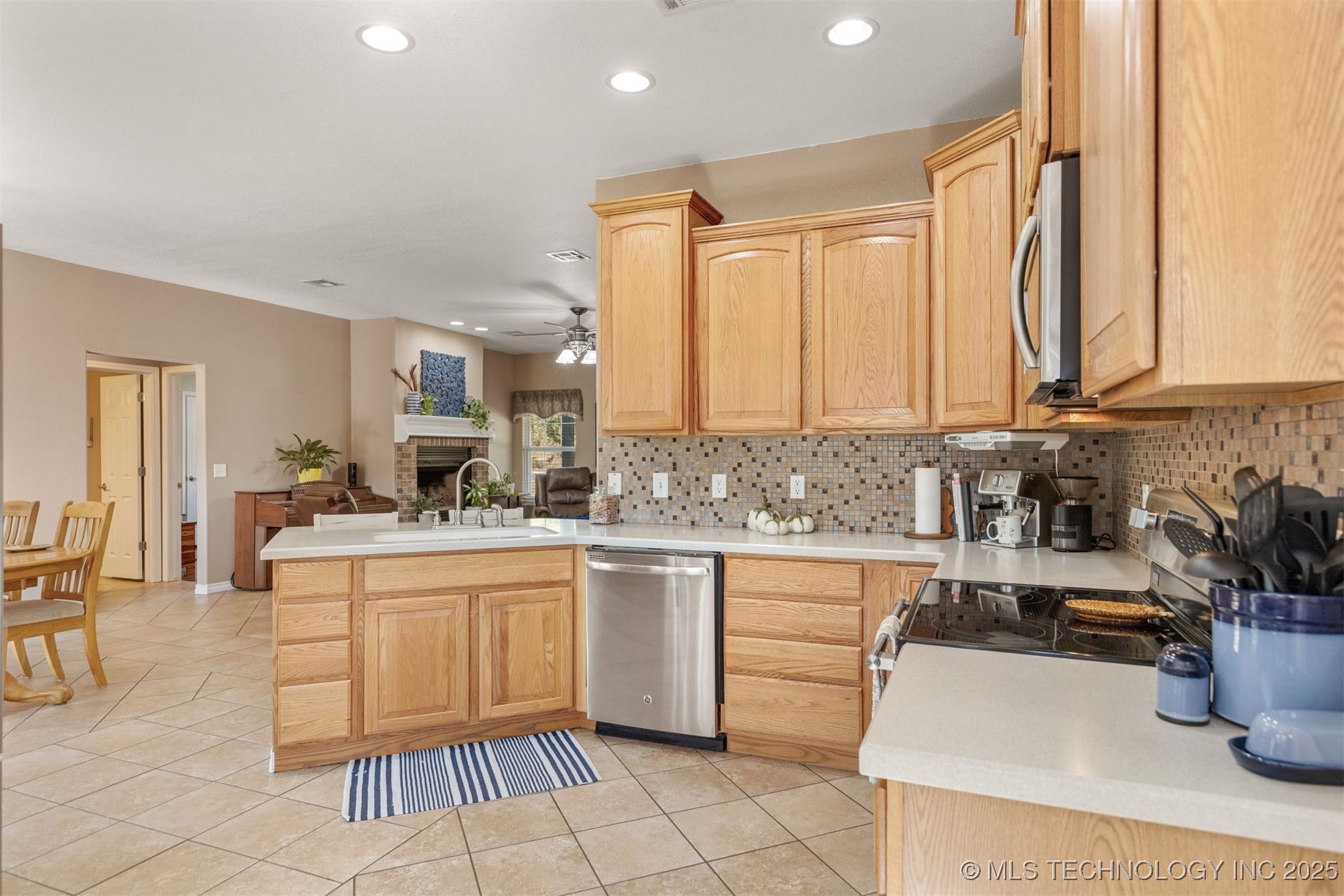 6338 W 77th Street Property Photo 16