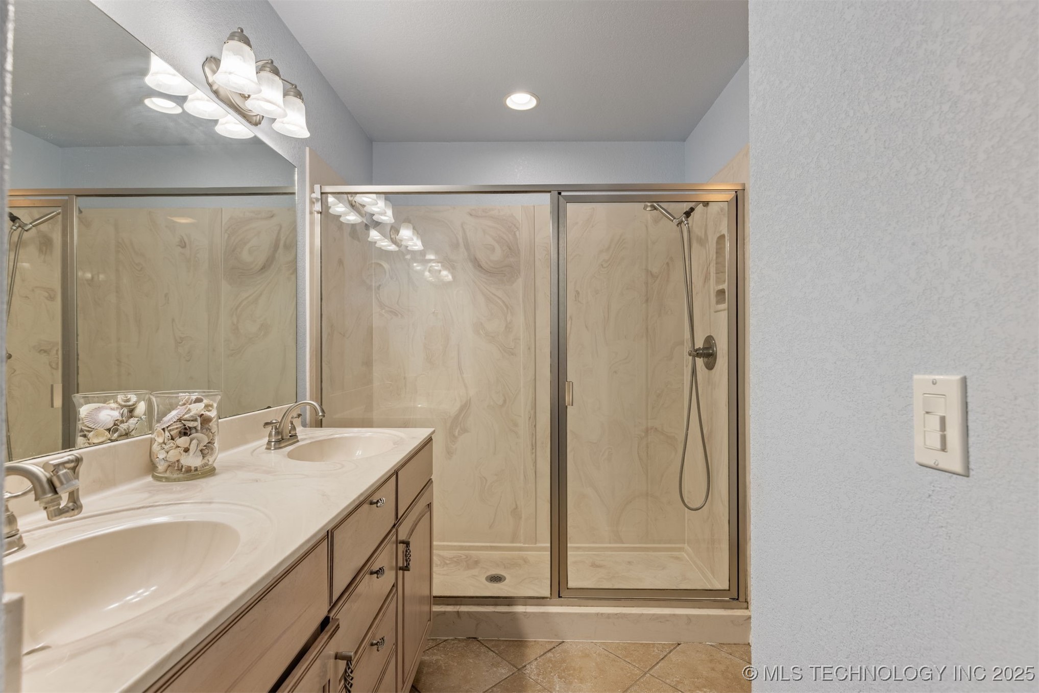 6338 W 77th Street Property Photo 23