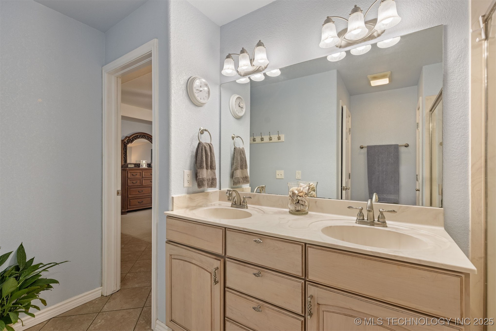 6338 W 77th Street Property Photo 24