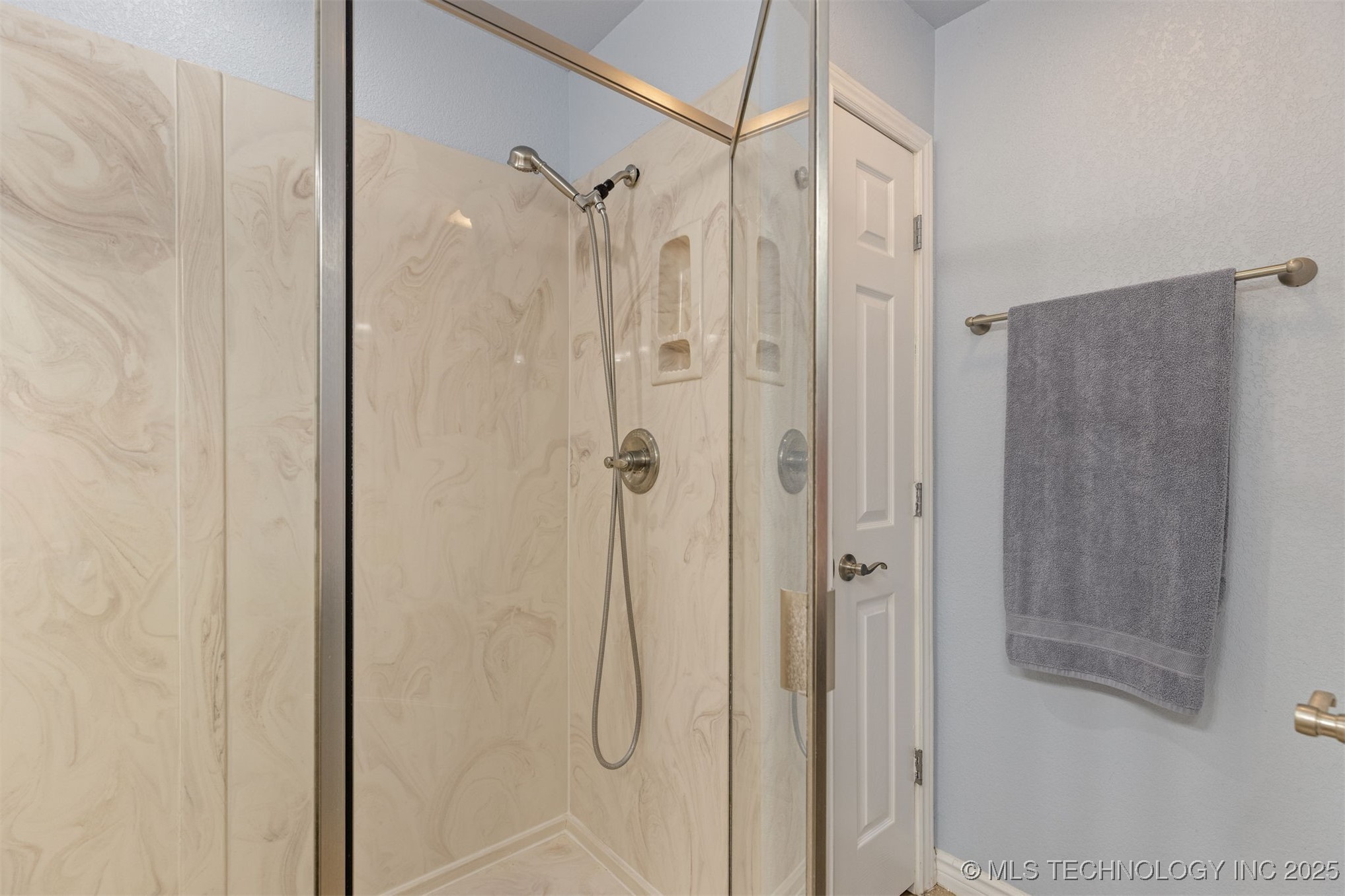 6338 W 77th Street Property Photo 25