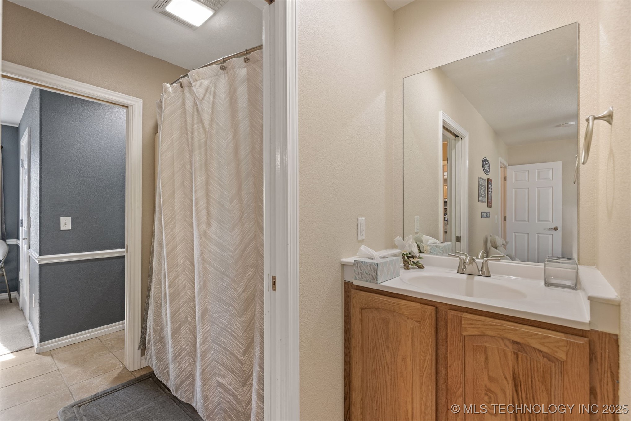 6338 W 77th Street Property Photo 28