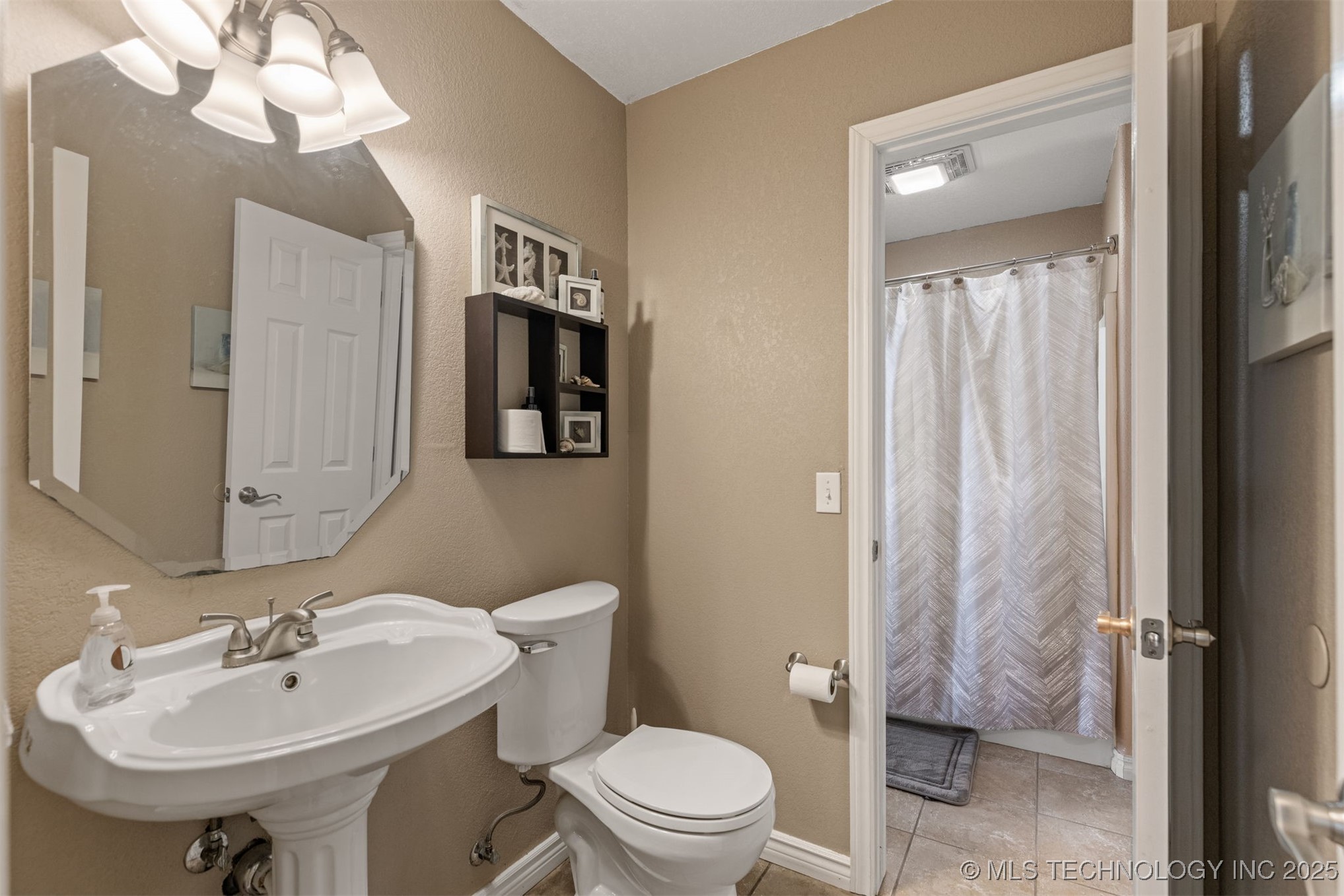 6338 W 77th Street Property Photo 29