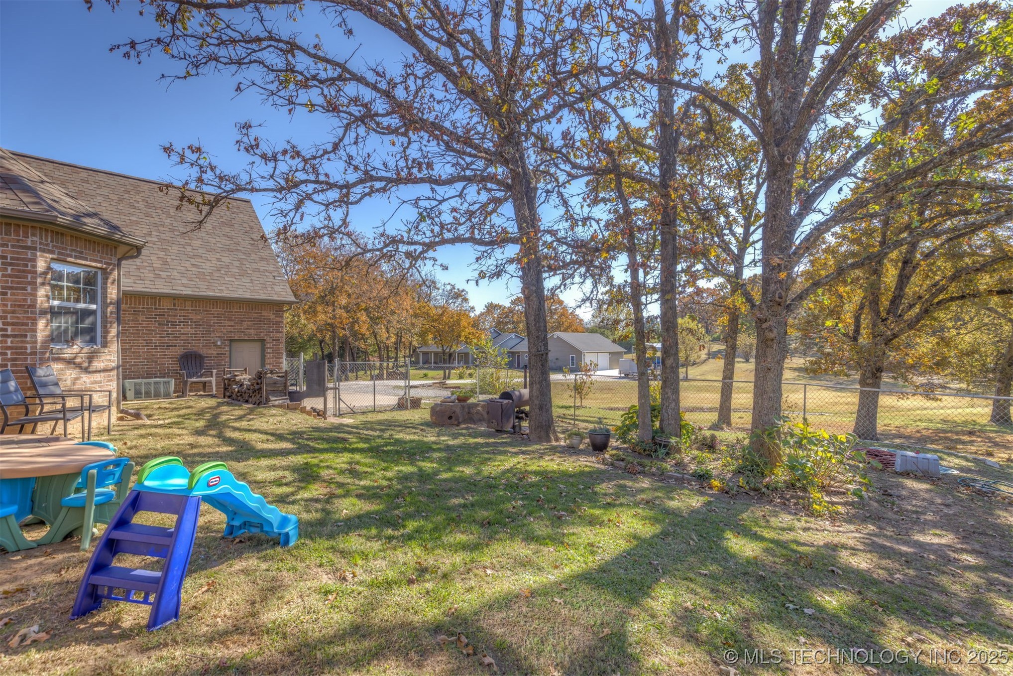 6338 W 77th Street Property Photo 38