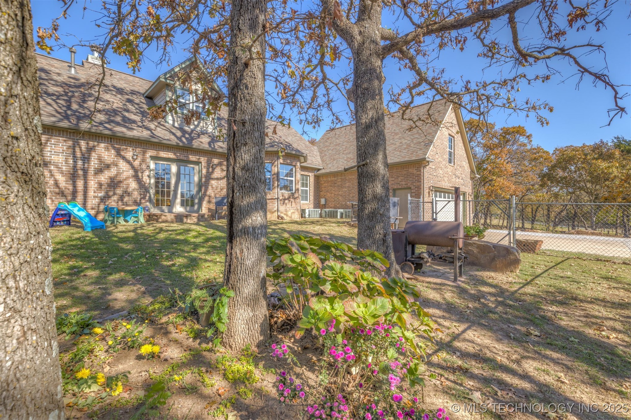 6338 W 77th Street Property Photo 39