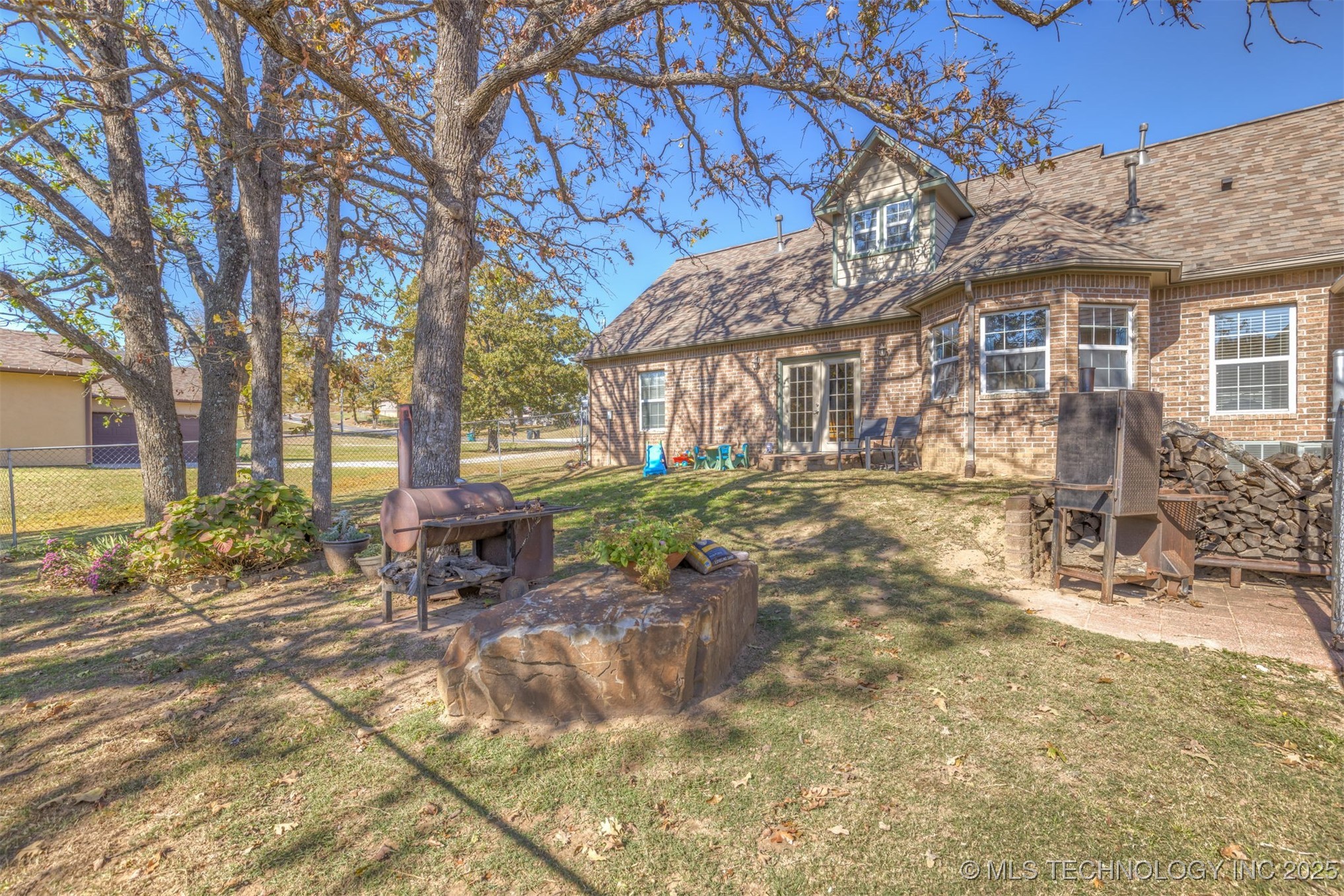 6338 W 77th Street Property Photo 43