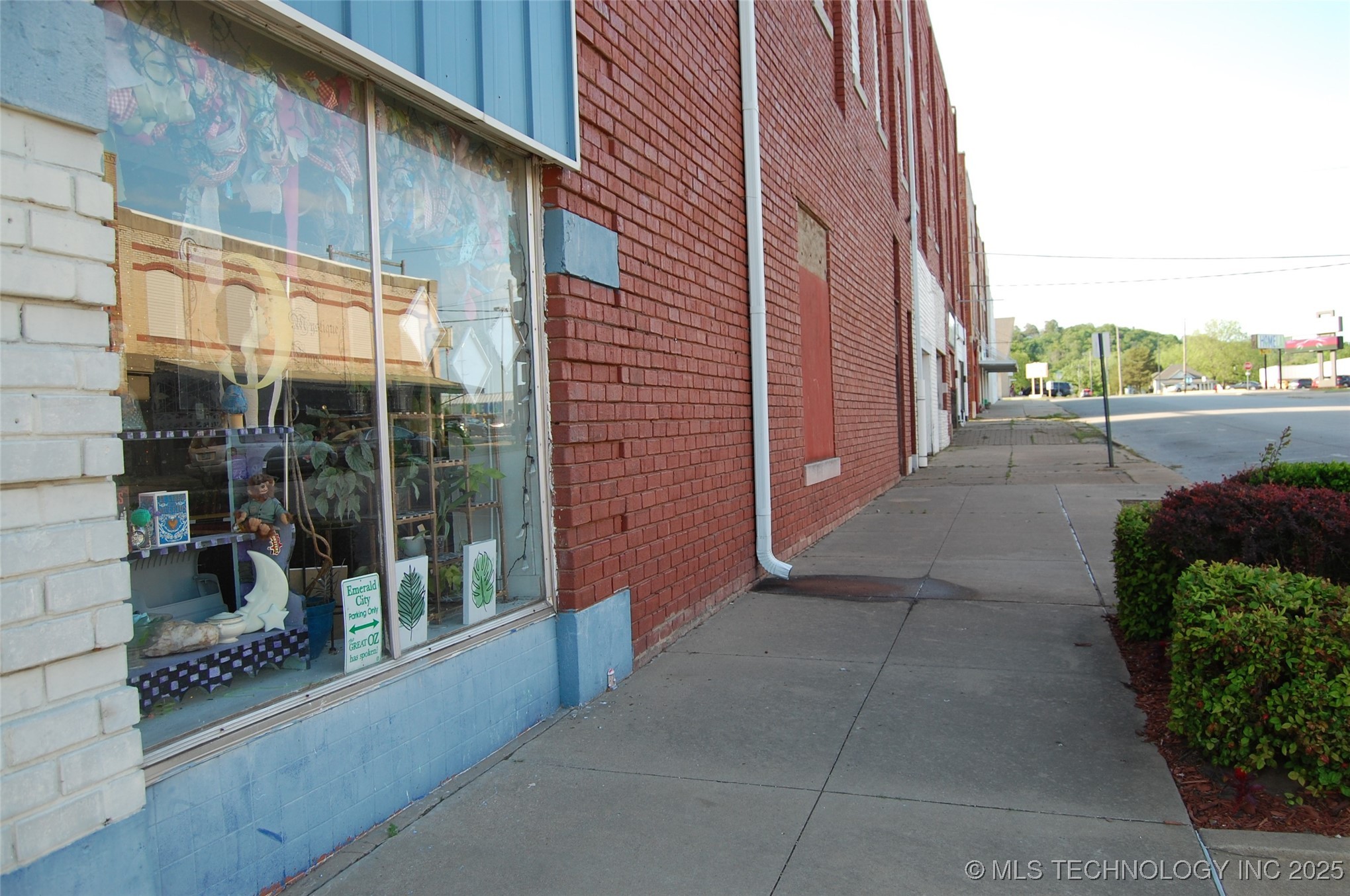 402 W Main Street Property Photo 11