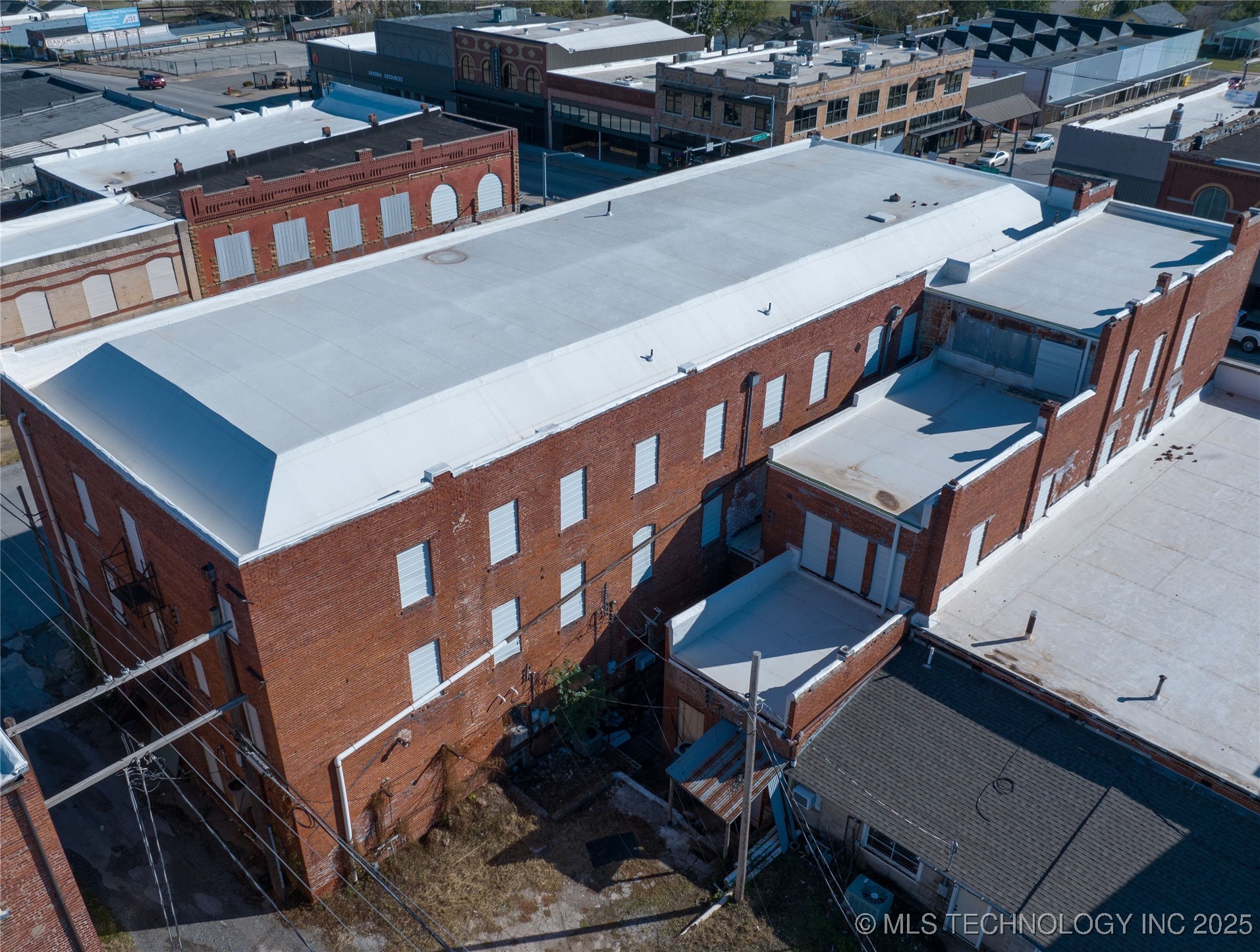 402 W Main Street Property Photo 17