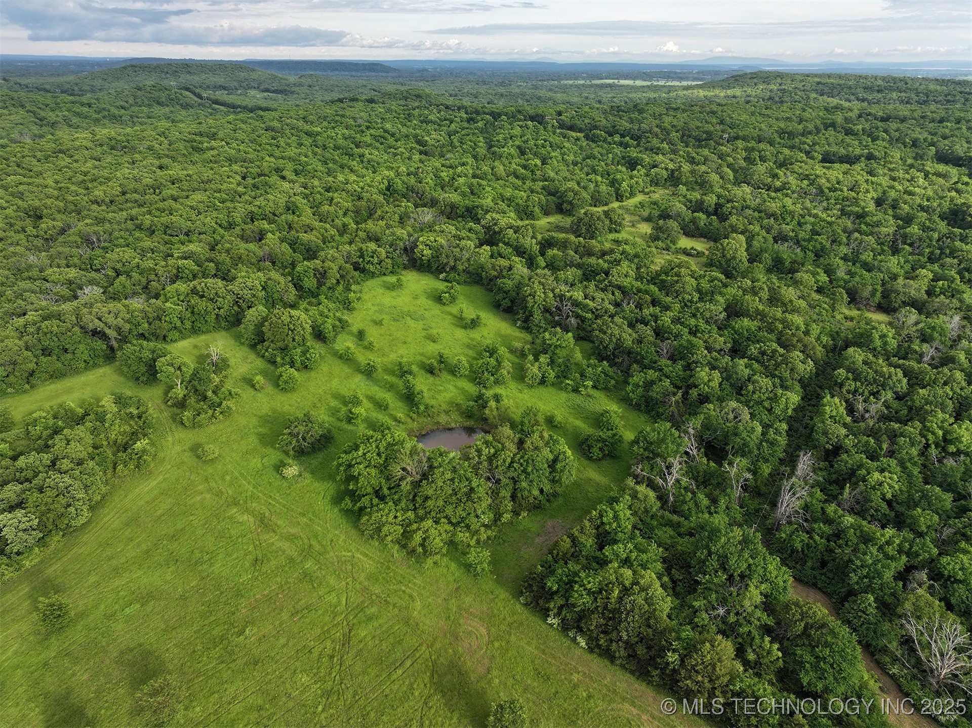 1030 Property Photo 6