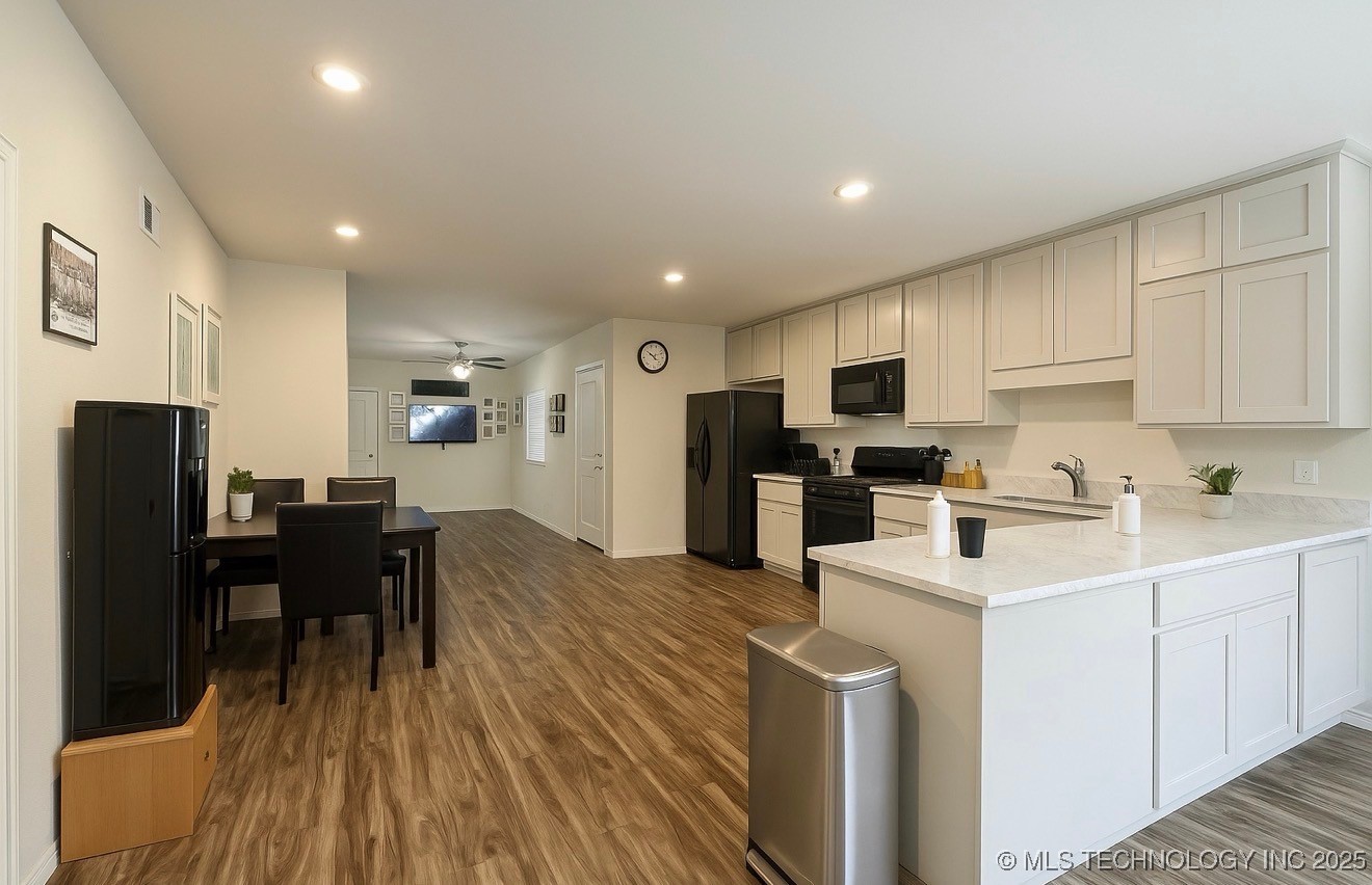 1235 N Trenton Avenue Property Photo 7