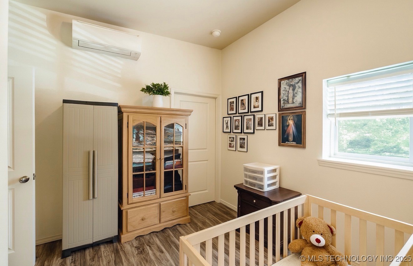 1235 N Trenton Avenue Property Photo 8