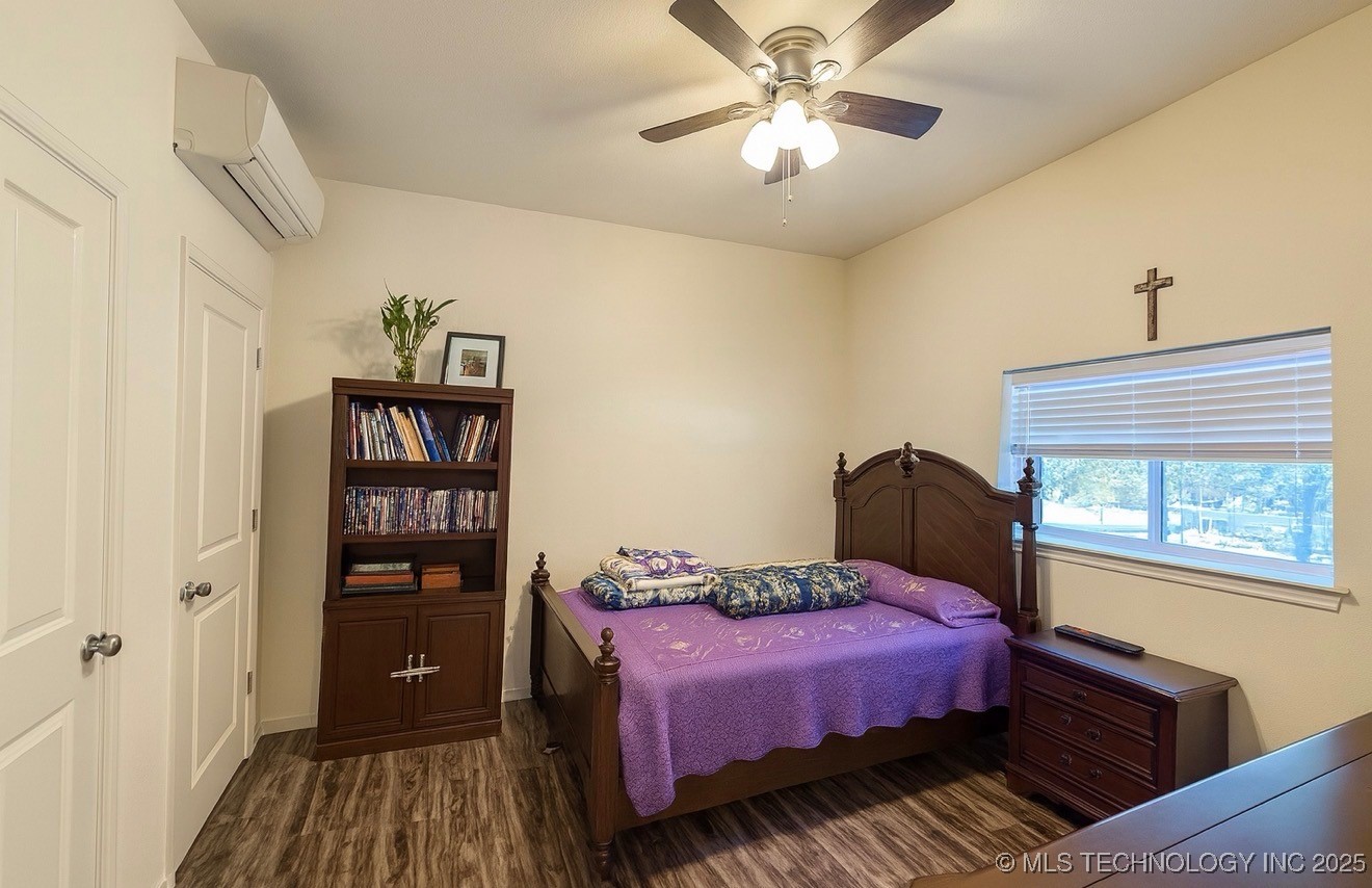 1235 N Trenton Avenue Property Photo 10