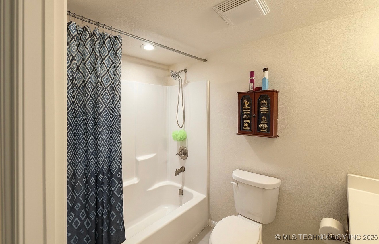 1235 N Trenton Avenue Property Photo 12