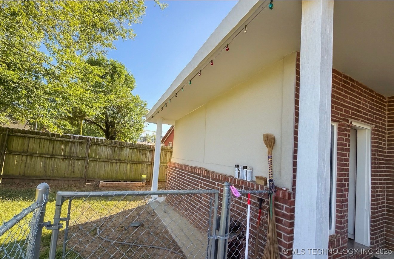 1235 N Trenton Avenue Property Photo 17