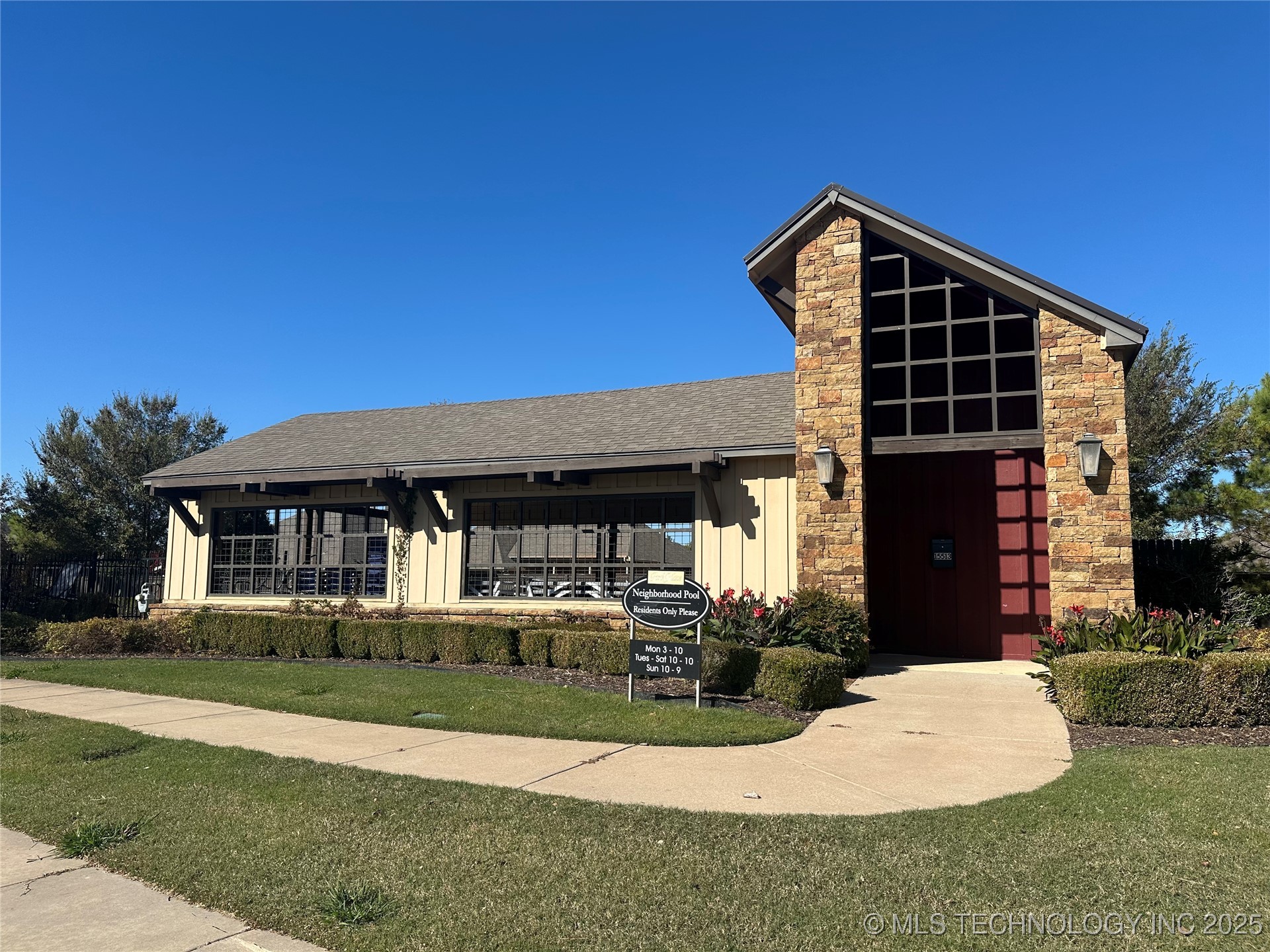 15410 E 87th Street Property Photo 24