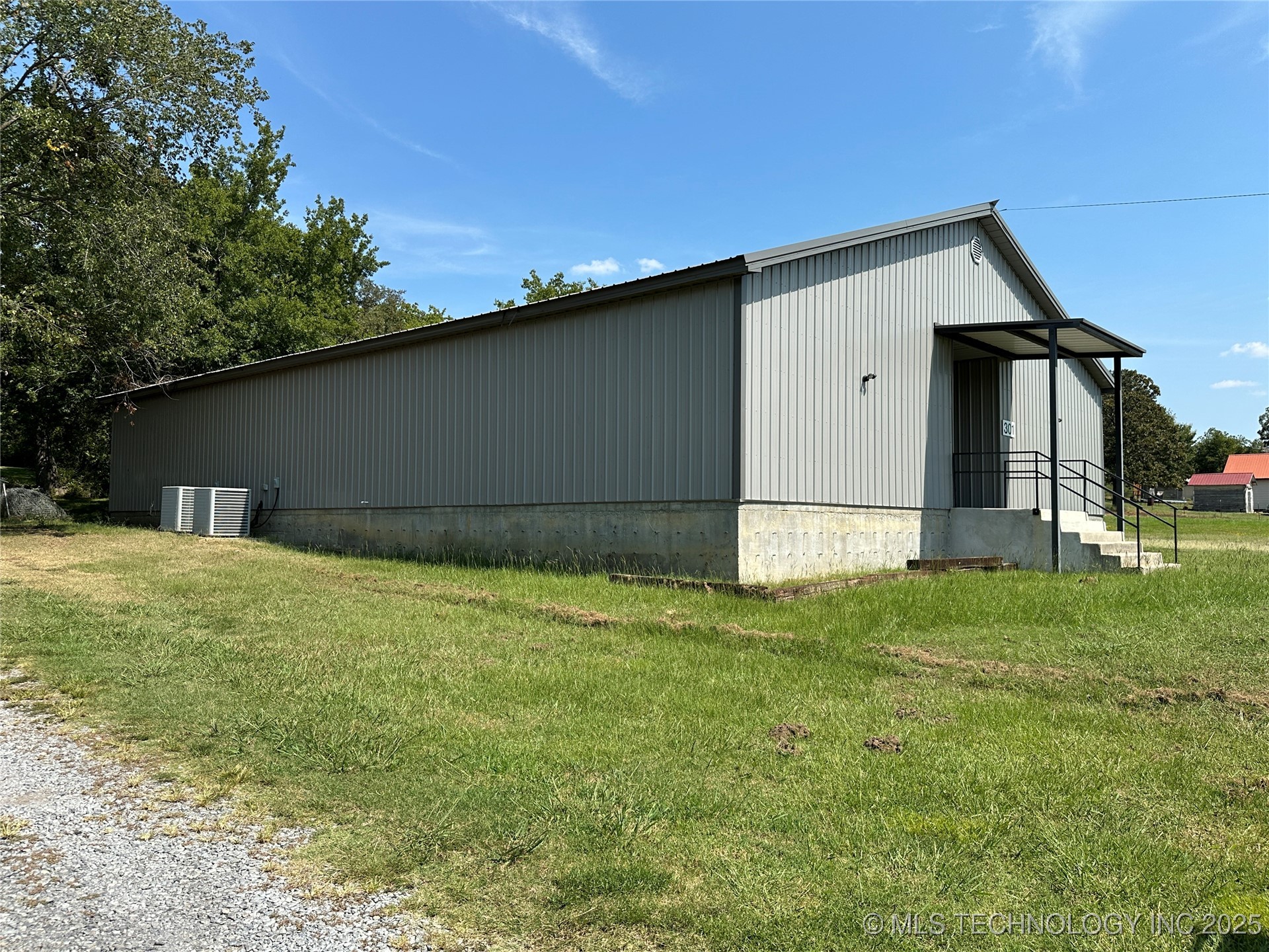 301 W Miami Avenue Property Photo 1