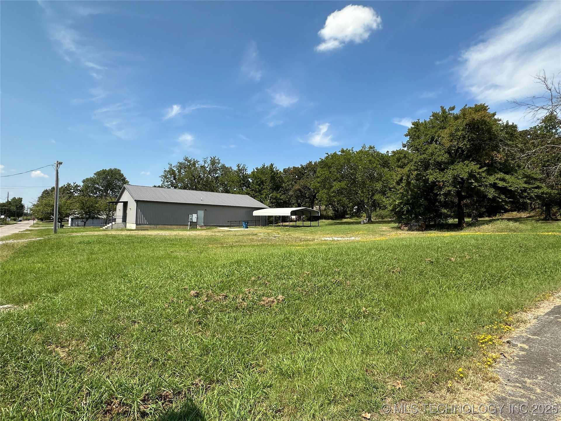 301 W Miami Avenue Property Photo 4