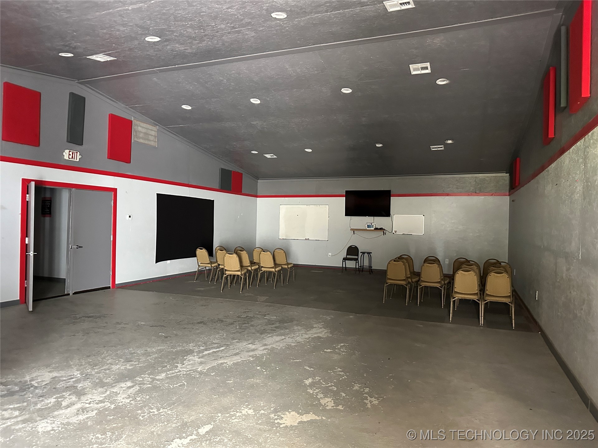 301 W Miami Avenue Property Photo 6