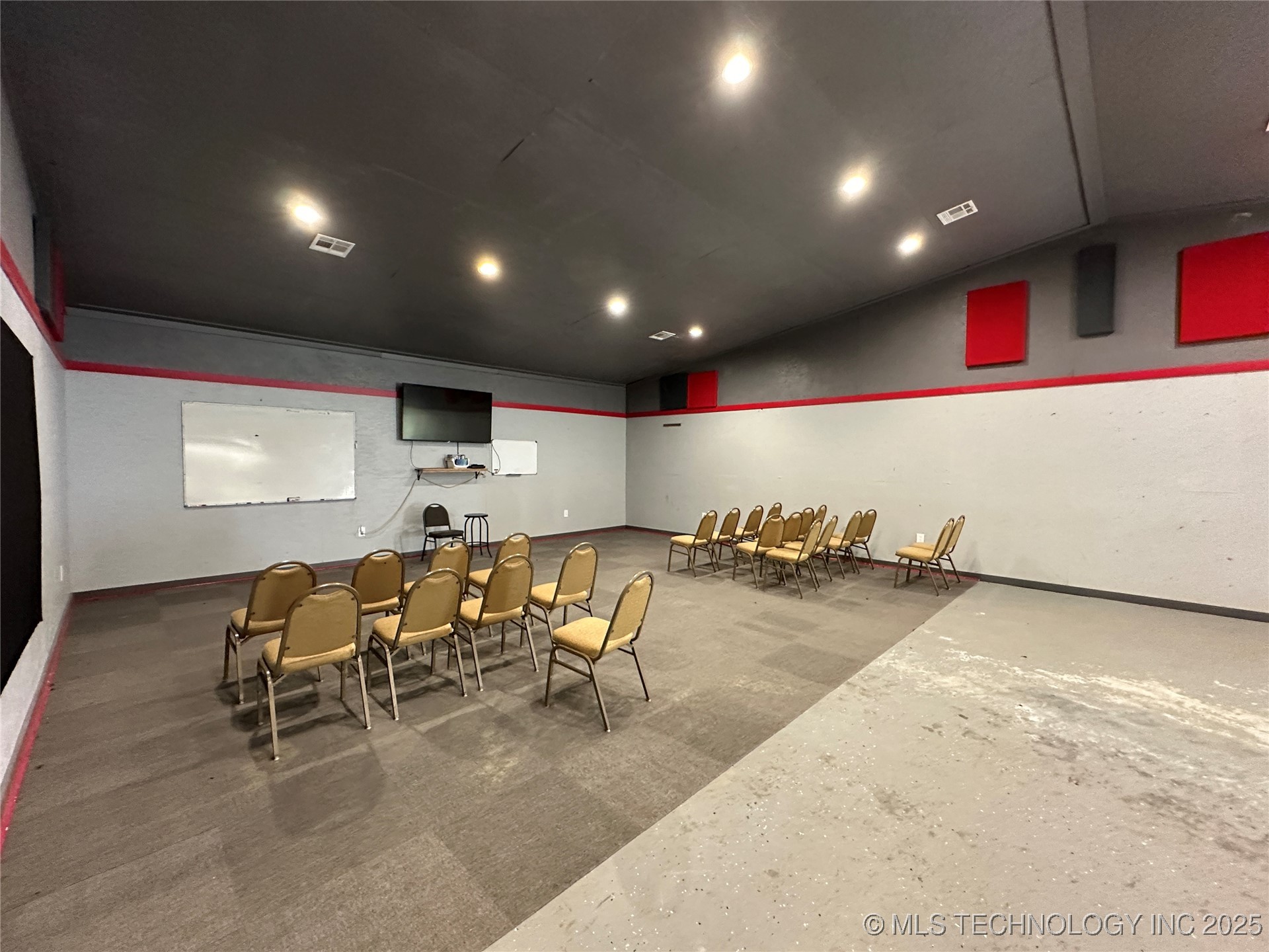 301 W Miami Avenue Property Photo 7