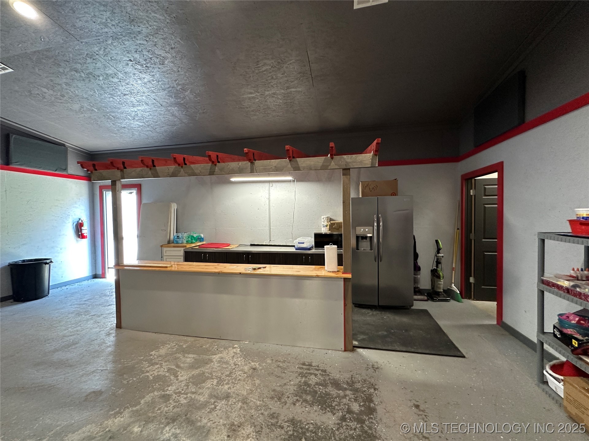 301 W Miami Avenue Property Photo 8