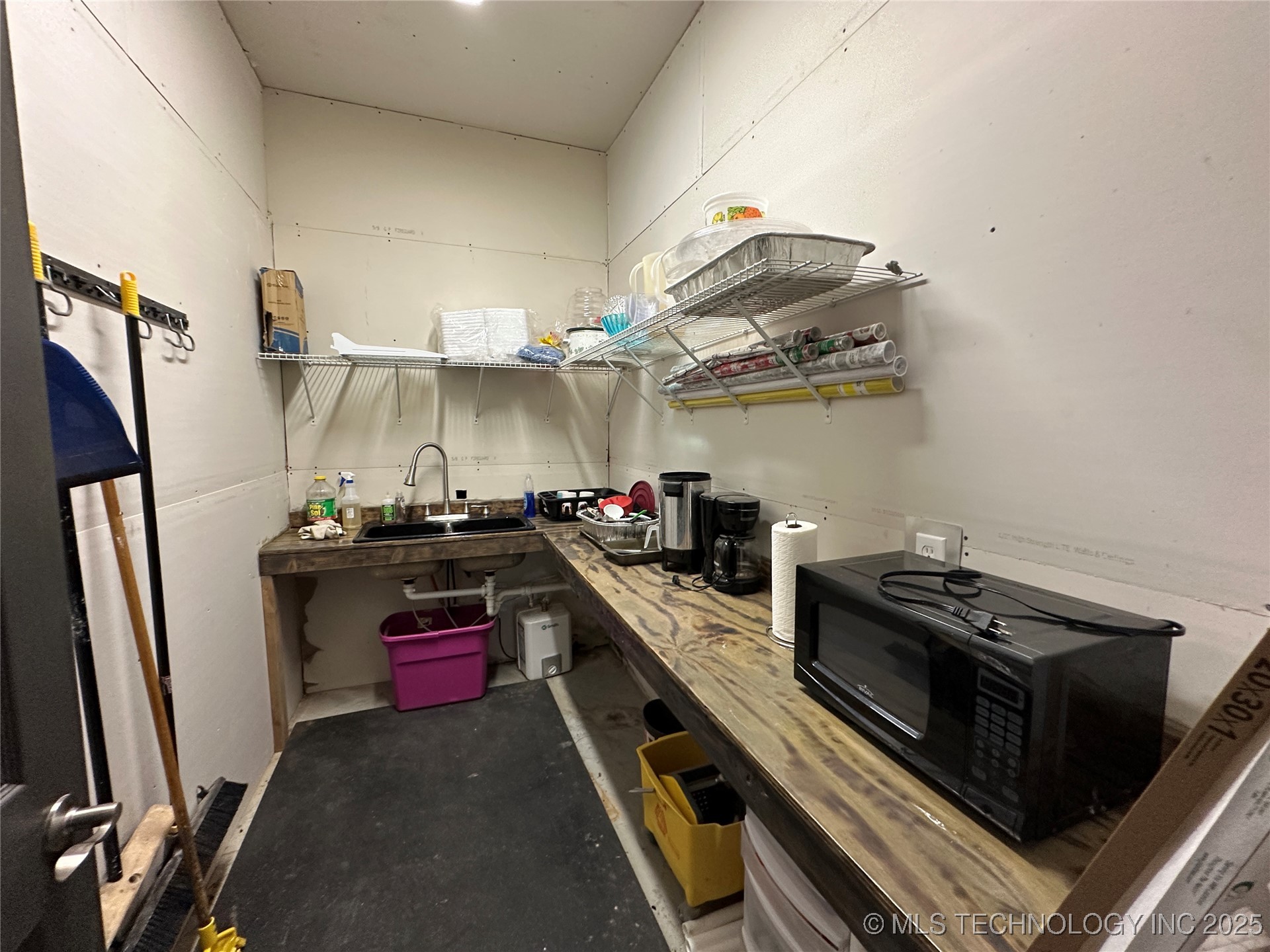 301 W Miami Avenue Property Photo 9