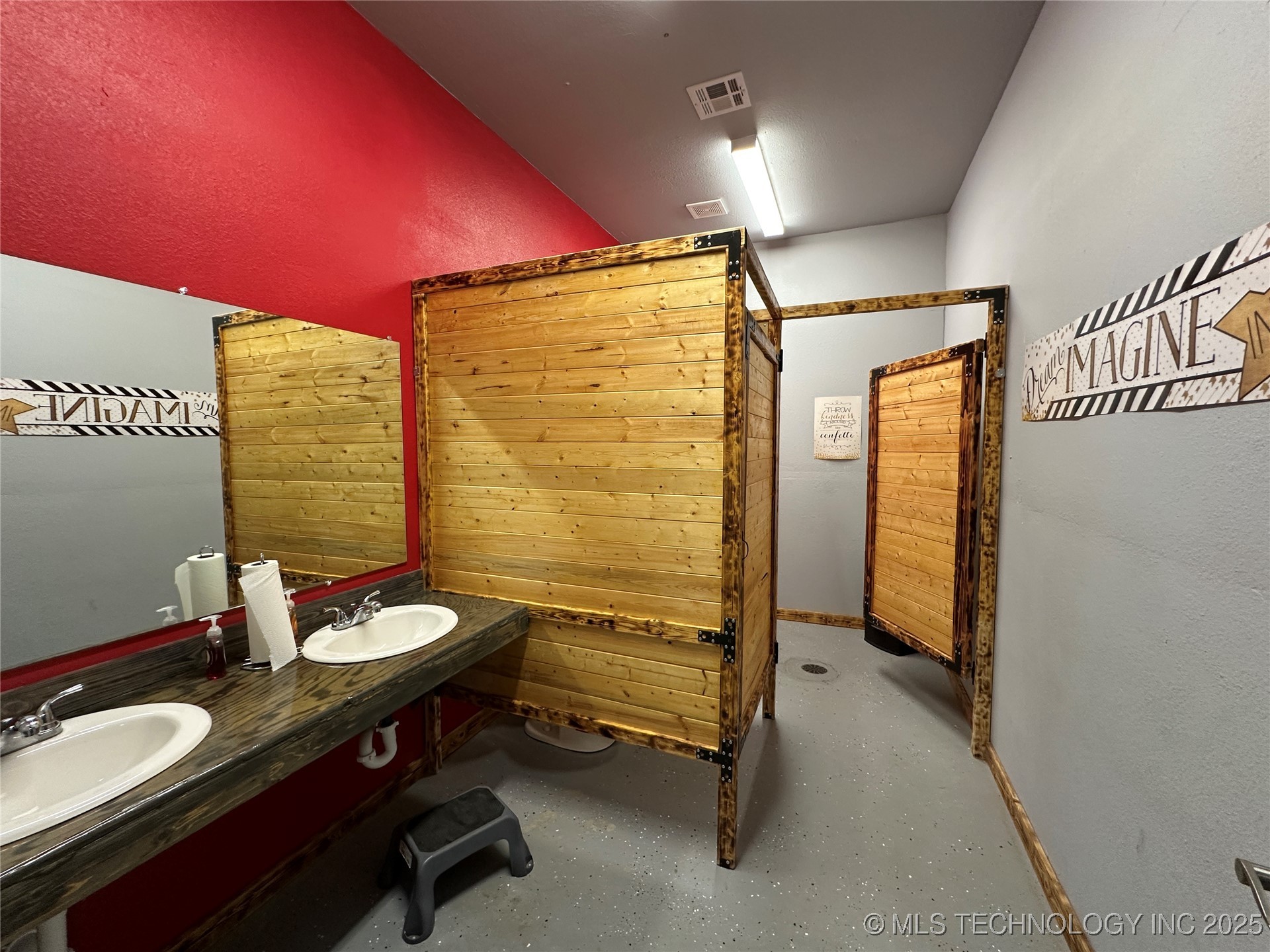 301 W Miami Avenue Property Photo 17