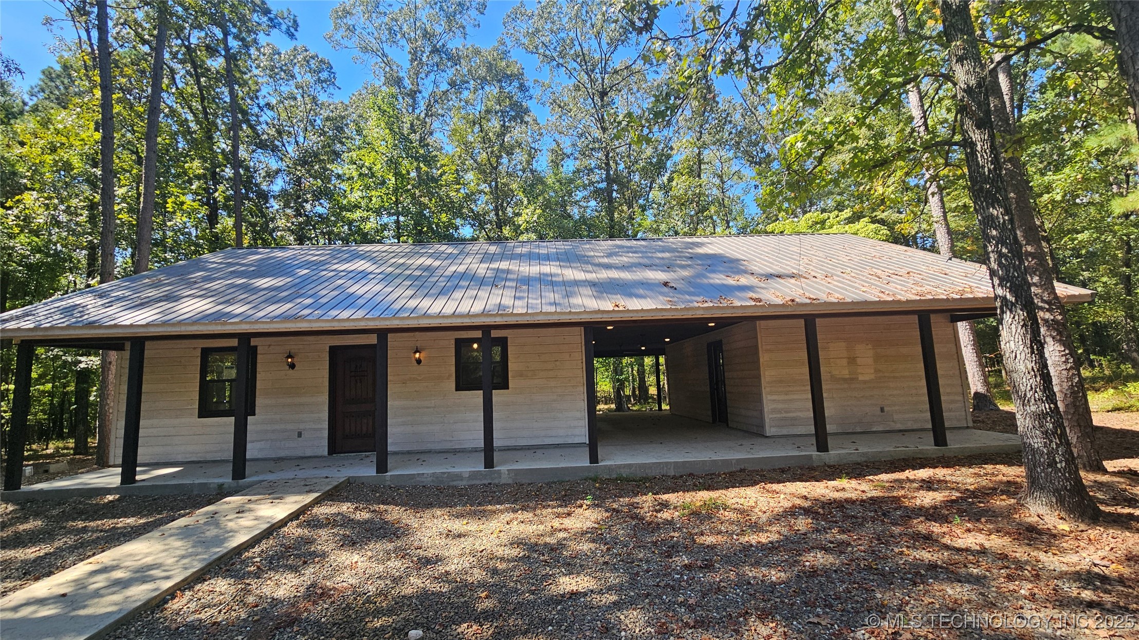 674 Pine Meadow Lane Property Photo 1