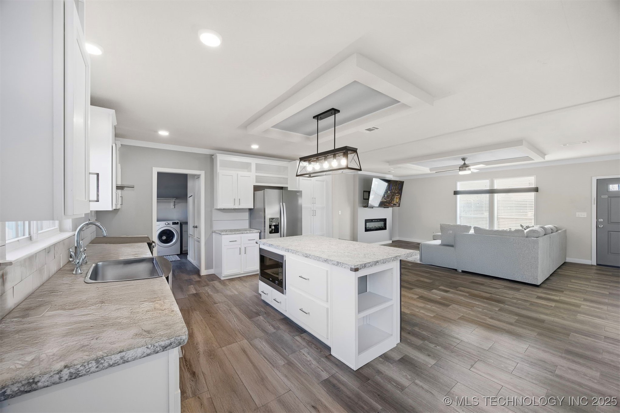 357431 E 960 Road Property Photo 3