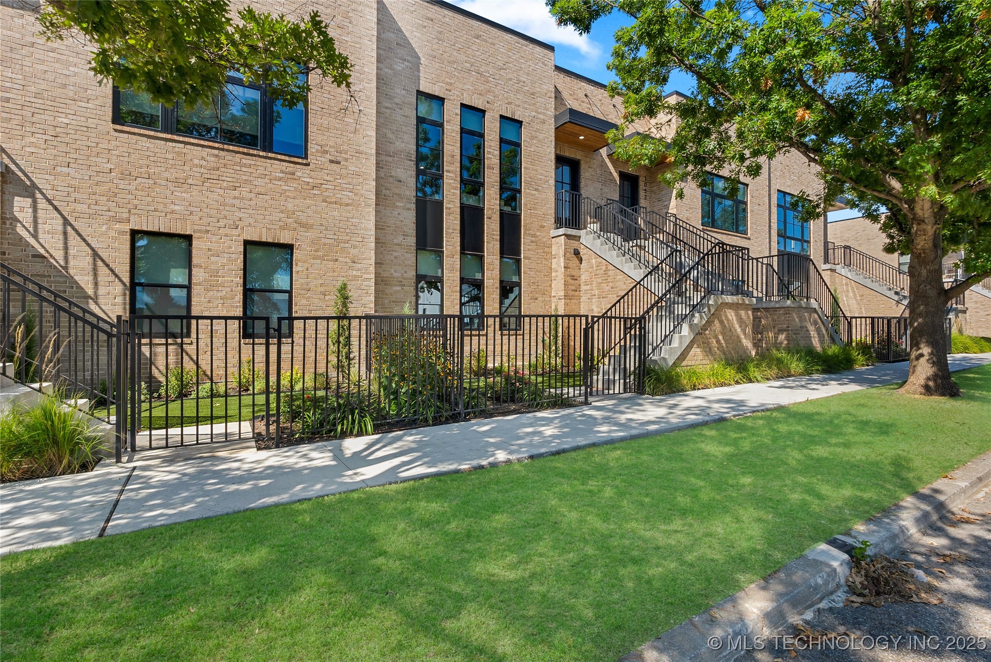 1049 E 8th Street S Property Photo 1