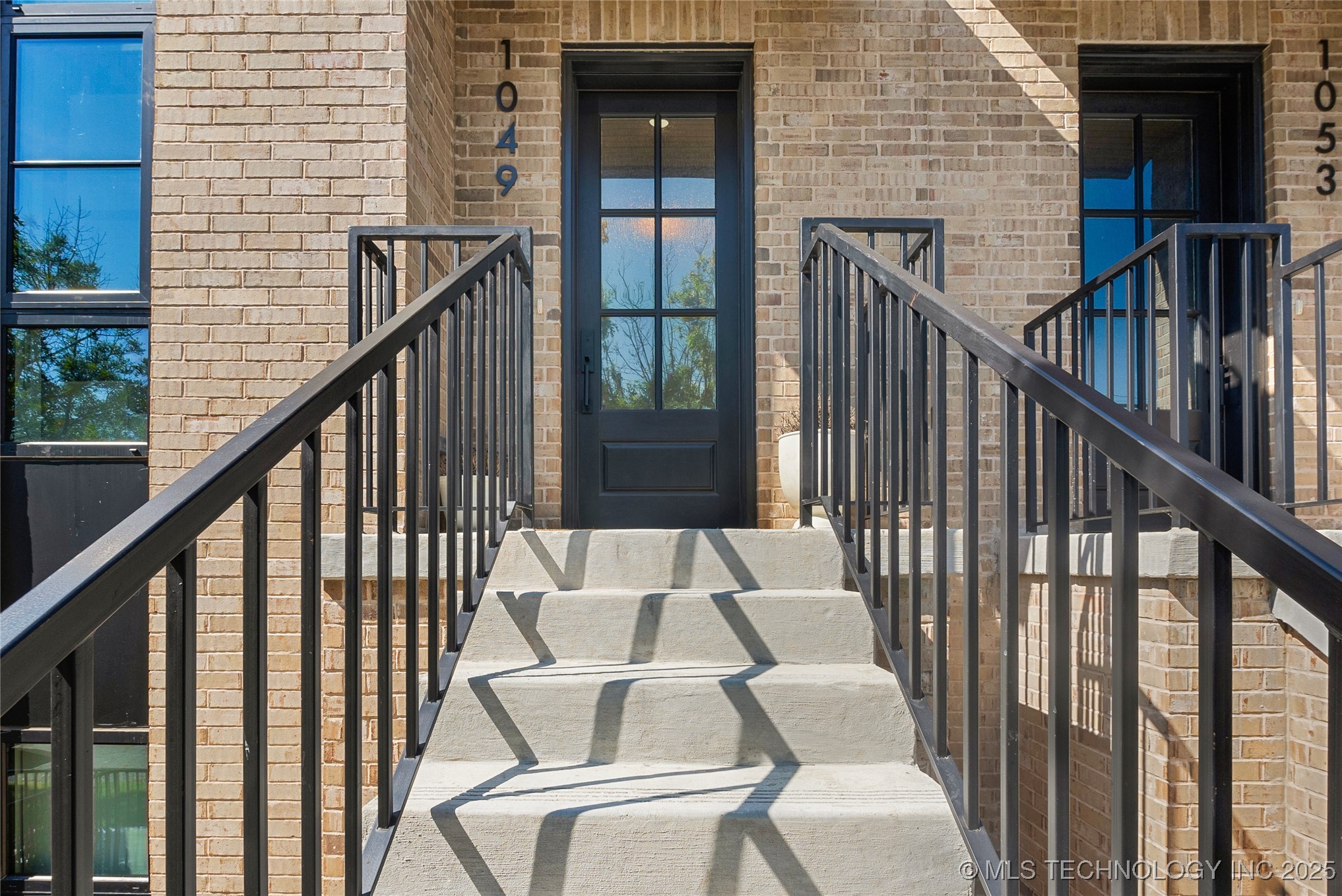 1049 E 8th Street S Property Photo 5