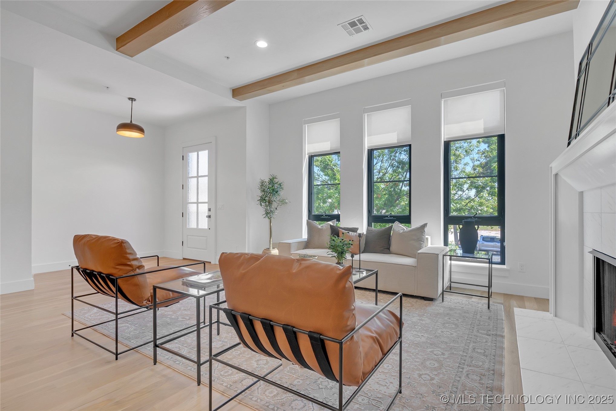 1049 E 8th Street S Property Photo 8