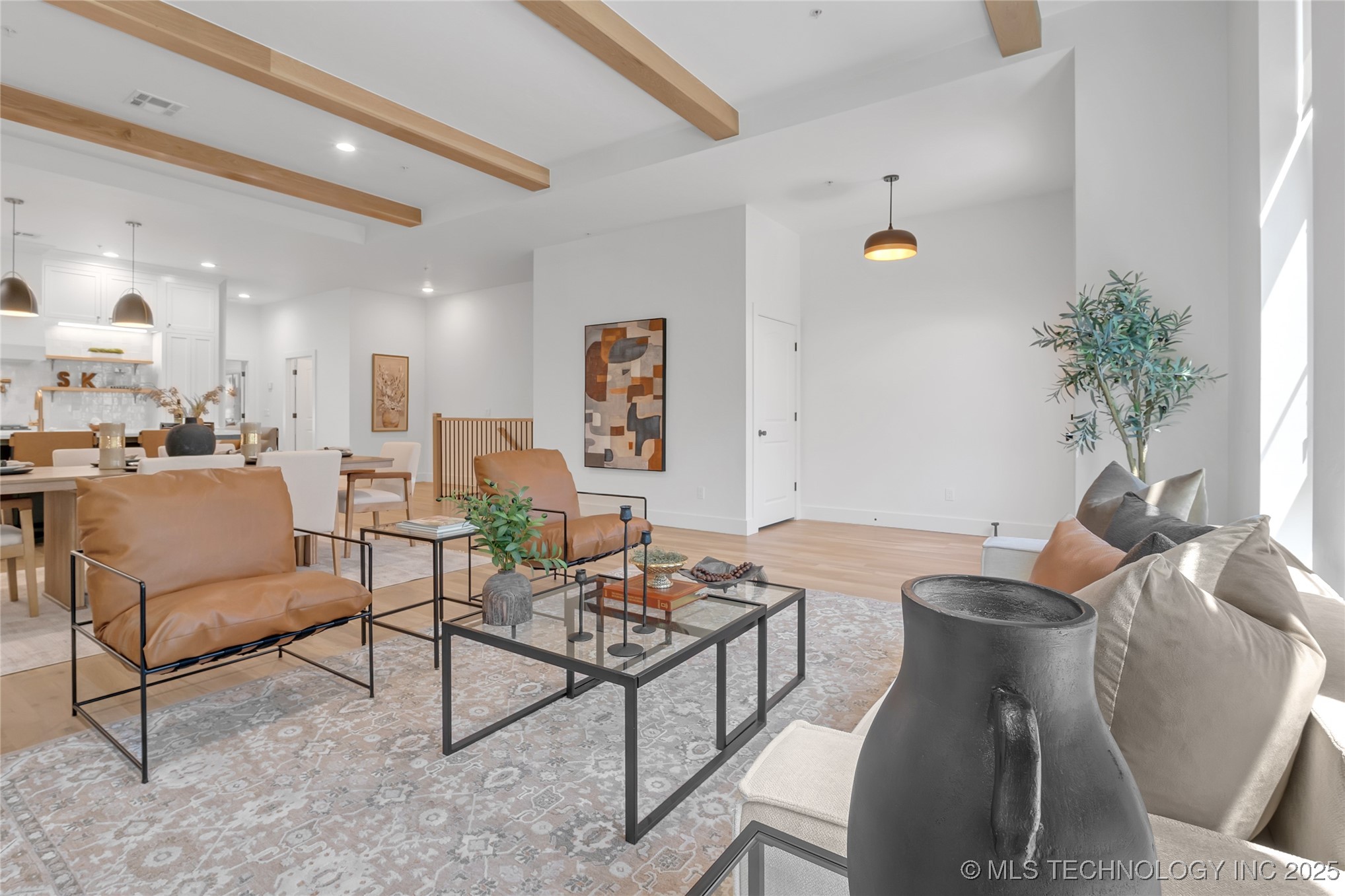 1049 E 8th Street S Property Photo 9