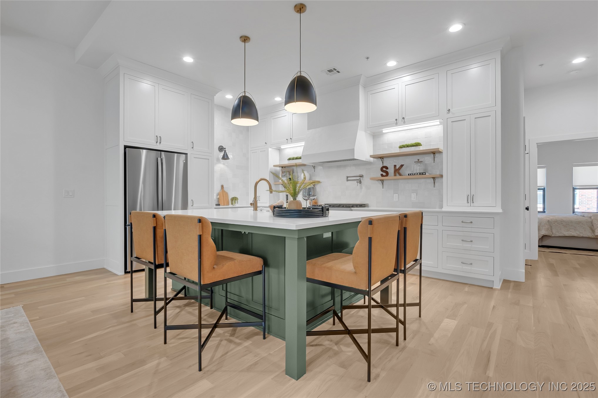 1049 E 8th Street S Property Photo 15