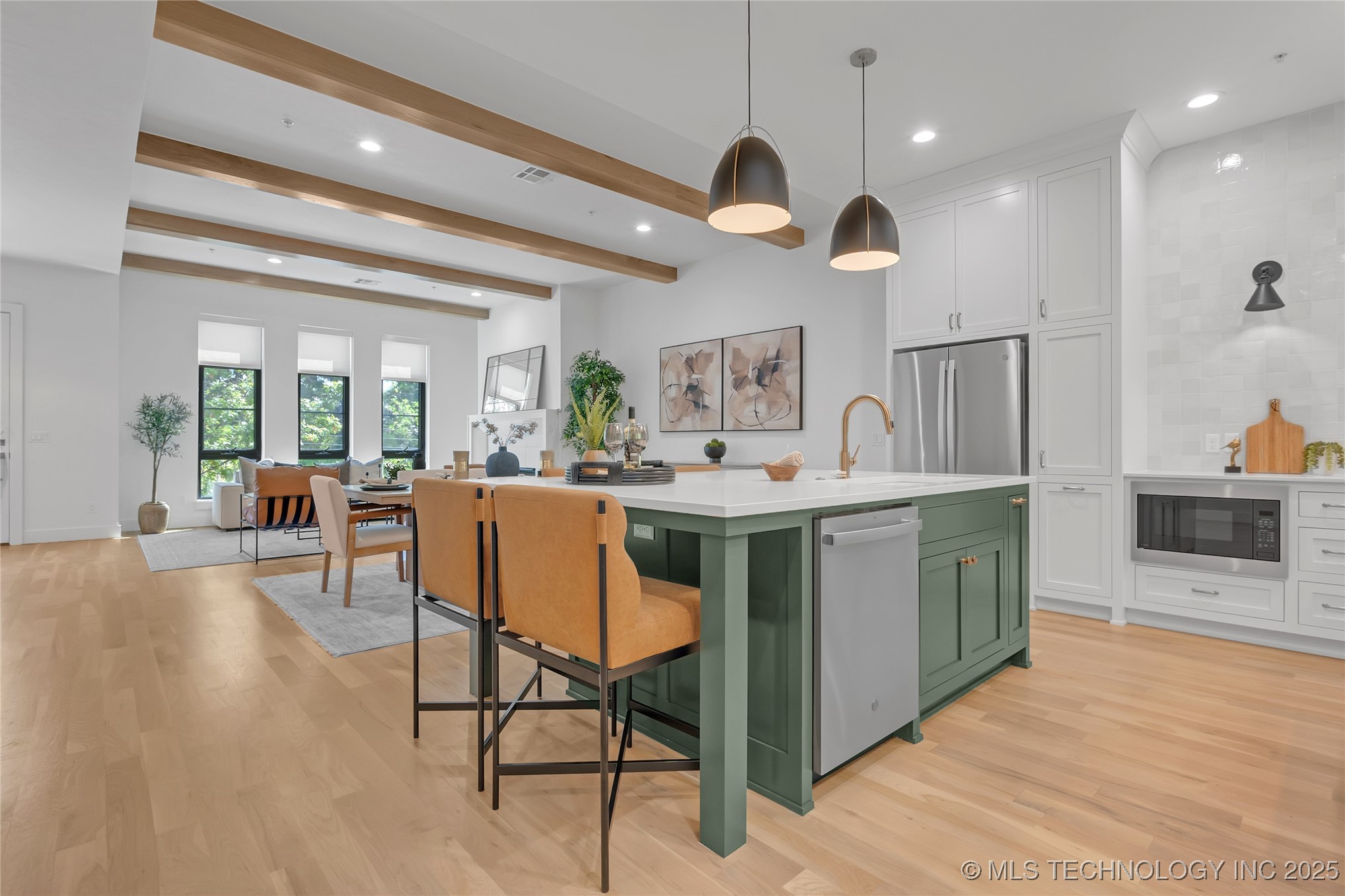 1049 E 8th Street S Property Photo 17