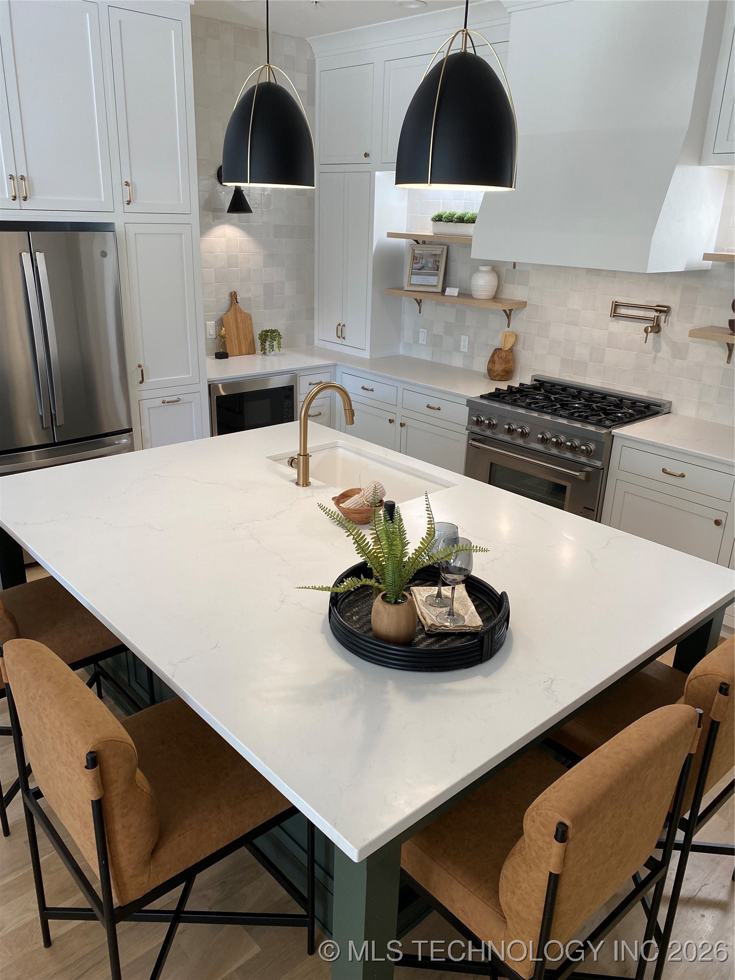 1049 E 8th Street S Property Photo 18