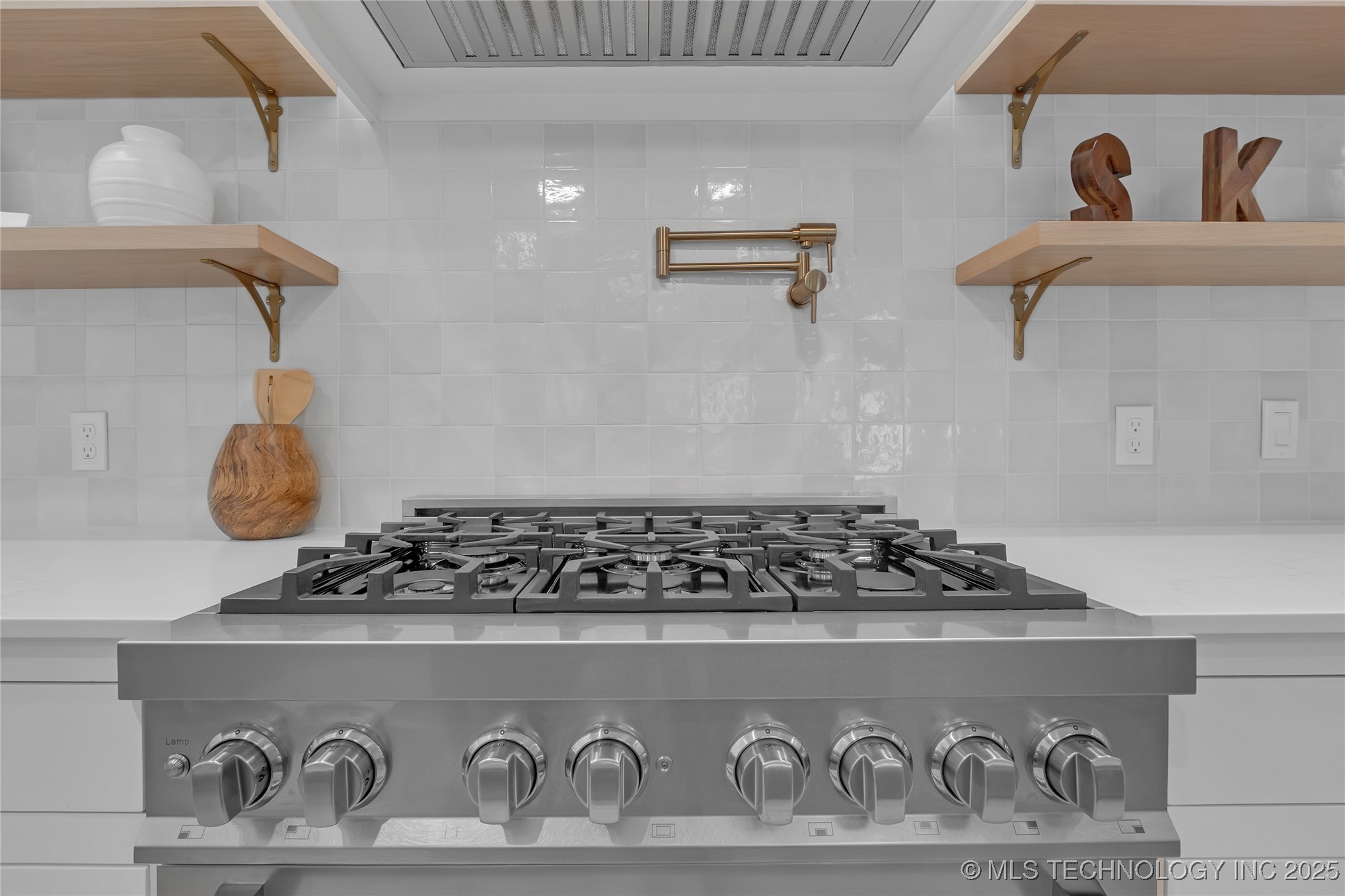 1049 E 8th Street S Property Photo 21