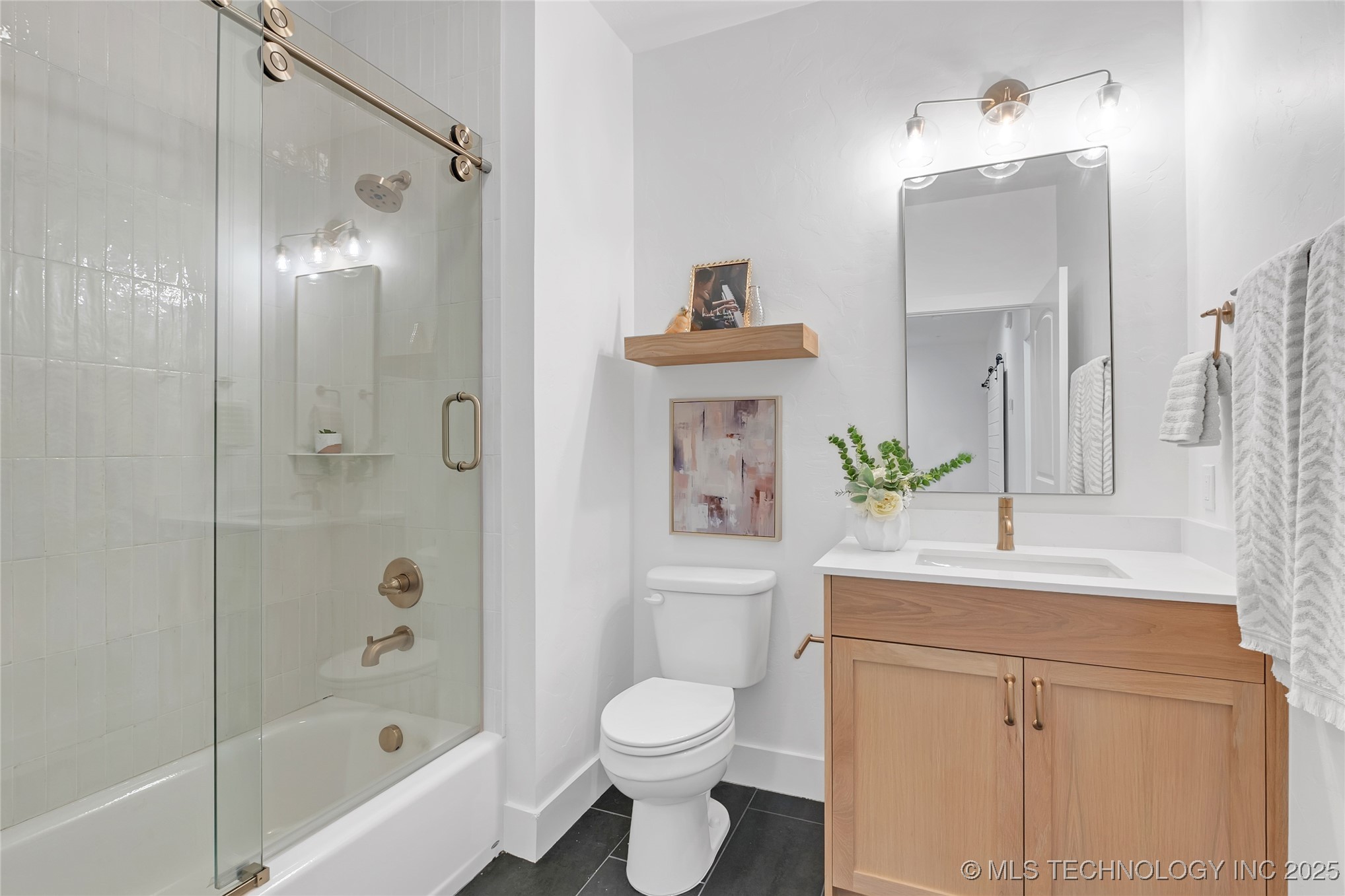 1049 E 8th Street S Property Photo 33