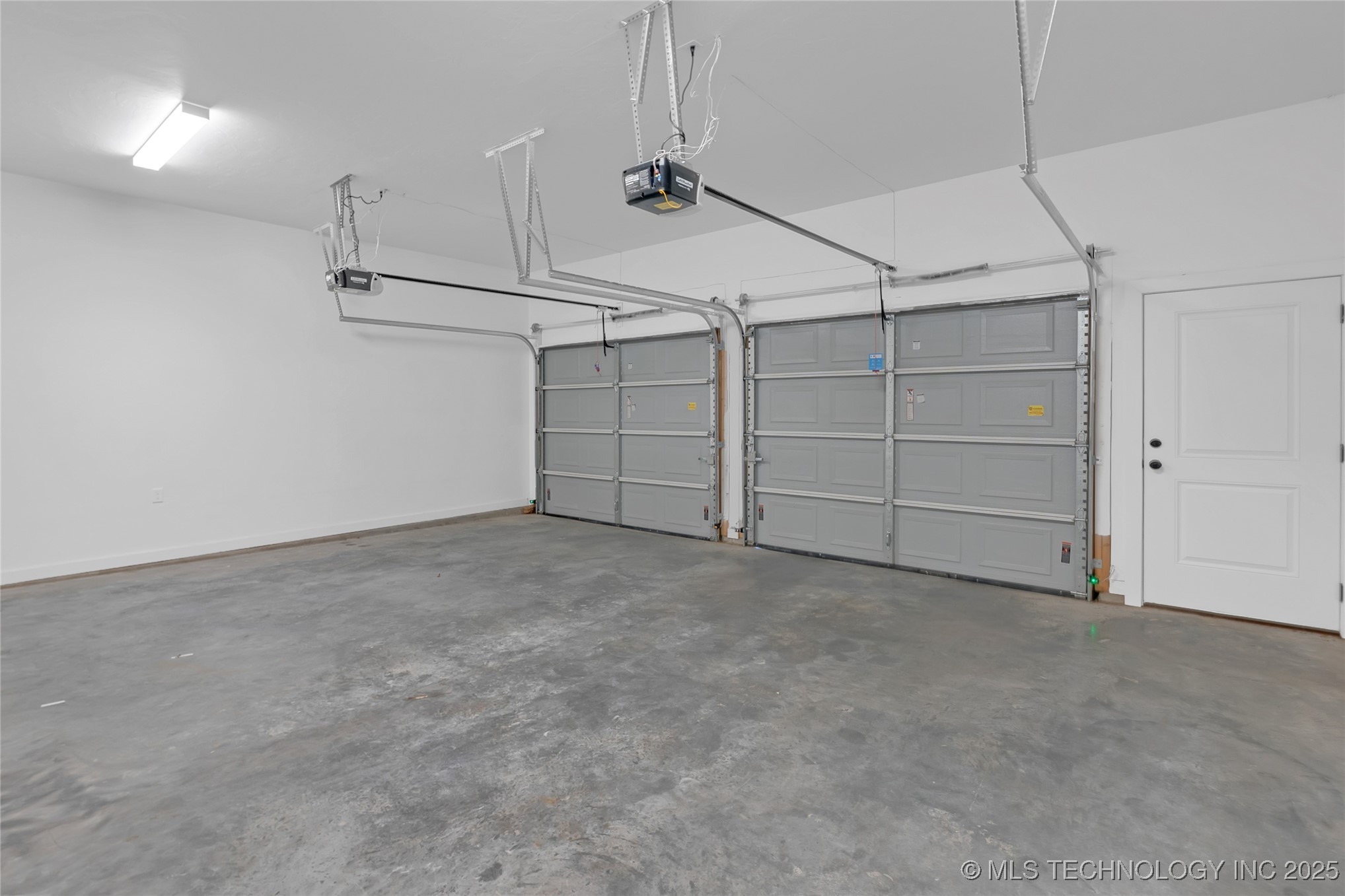 1049 E 8th Street S Property Photo 39