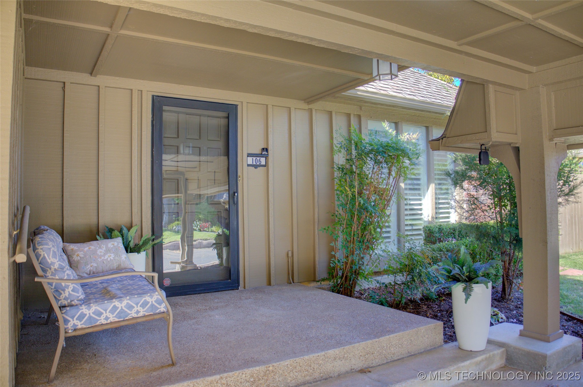 5206 S Harvard Avenue 106 Property Photo 3