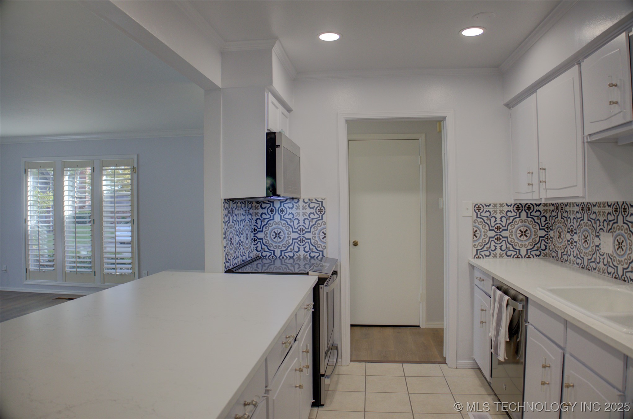 5206 S Harvard Avenue 106 Property Photo 12