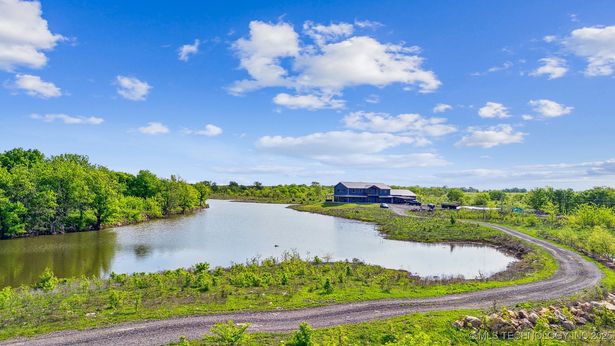 9501 S 4170 Road Property Photo 2