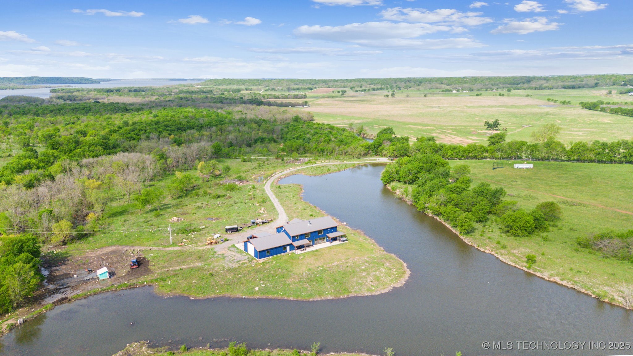 9501 S 4170 Road Property Photo 10