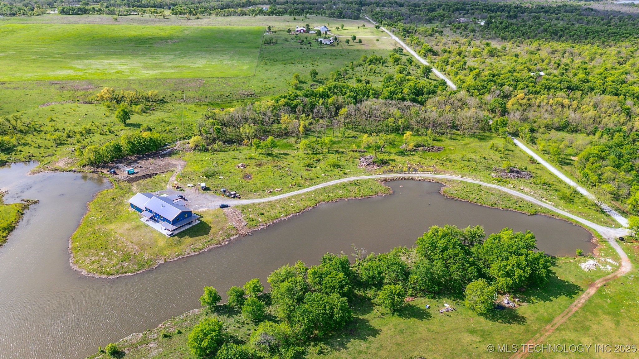 9501 S 4170 Road Property Photo 11