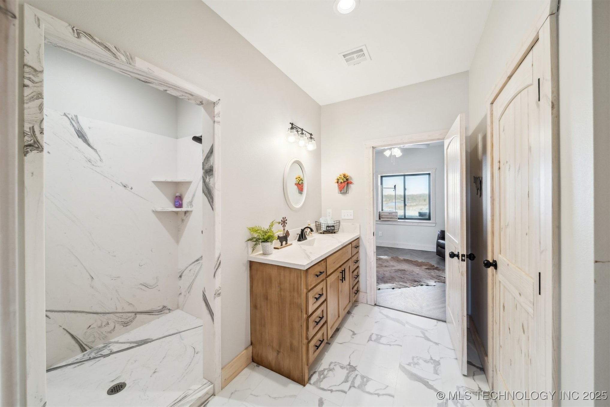 9501 S 4170 Road Property Photo 52