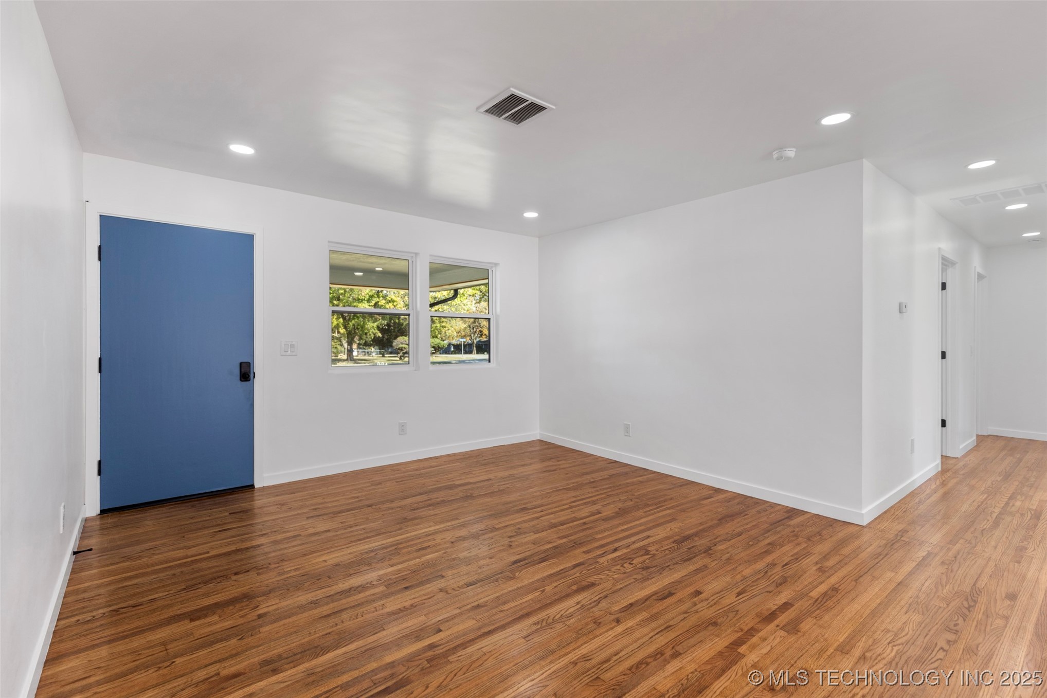 2021 Archdale Drive Property Photo 6