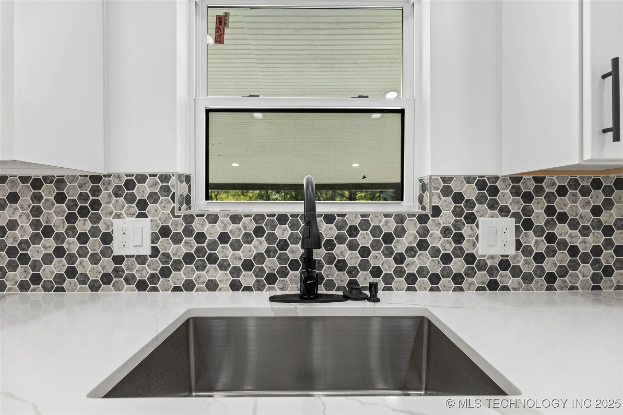 2021 Archdale Drive Property Photo 13