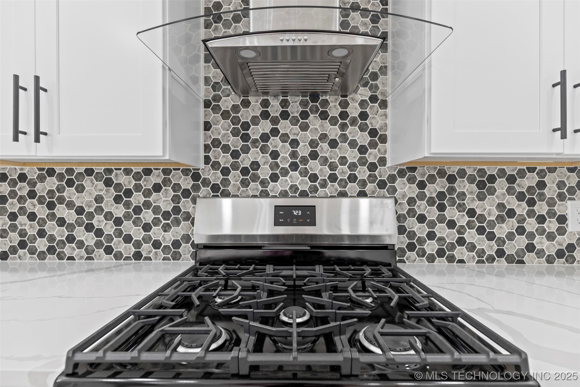 2021 Archdale Drive Property Photo 14