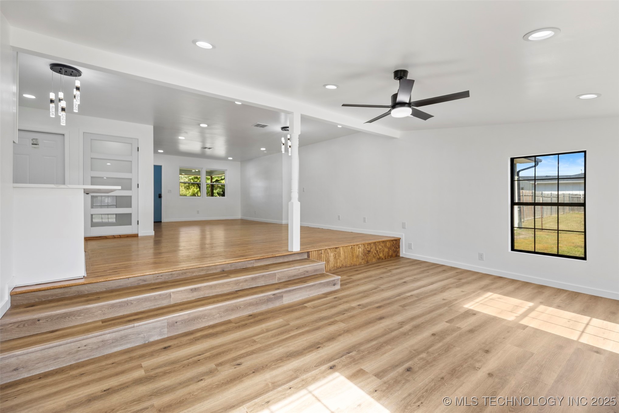 2021 Archdale Drive Property Photo 17