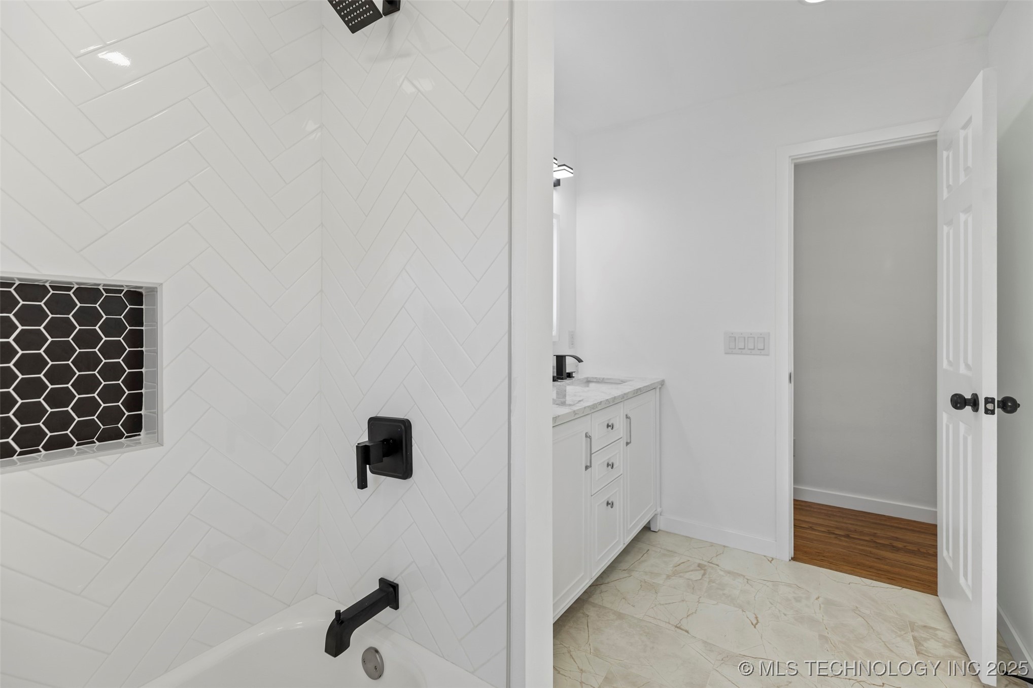 2021 Archdale Drive Property Photo 21