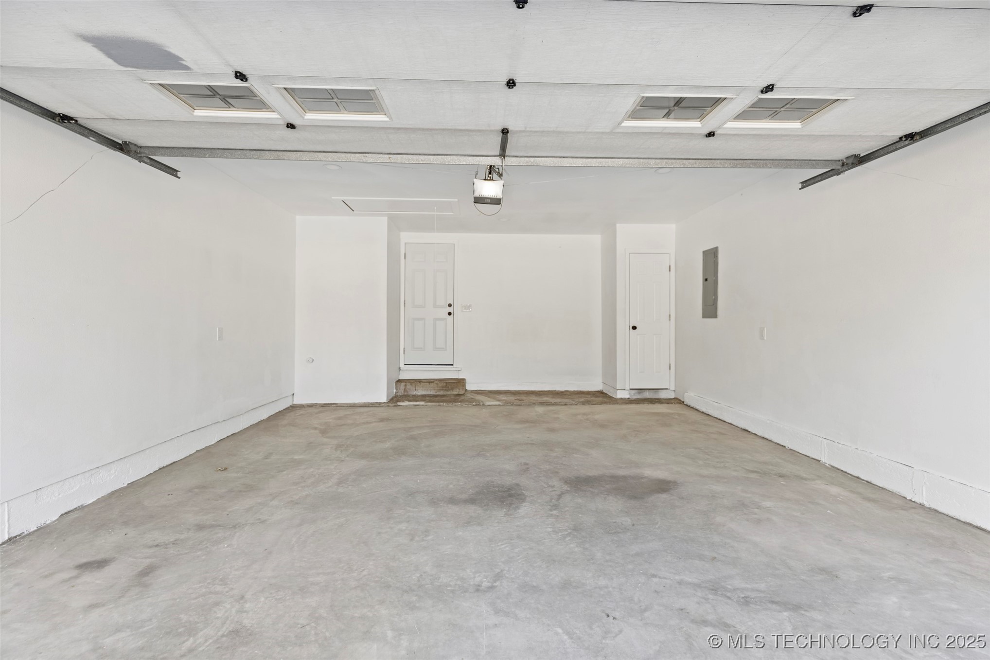 2021 Archdale Drive Property Photo 37