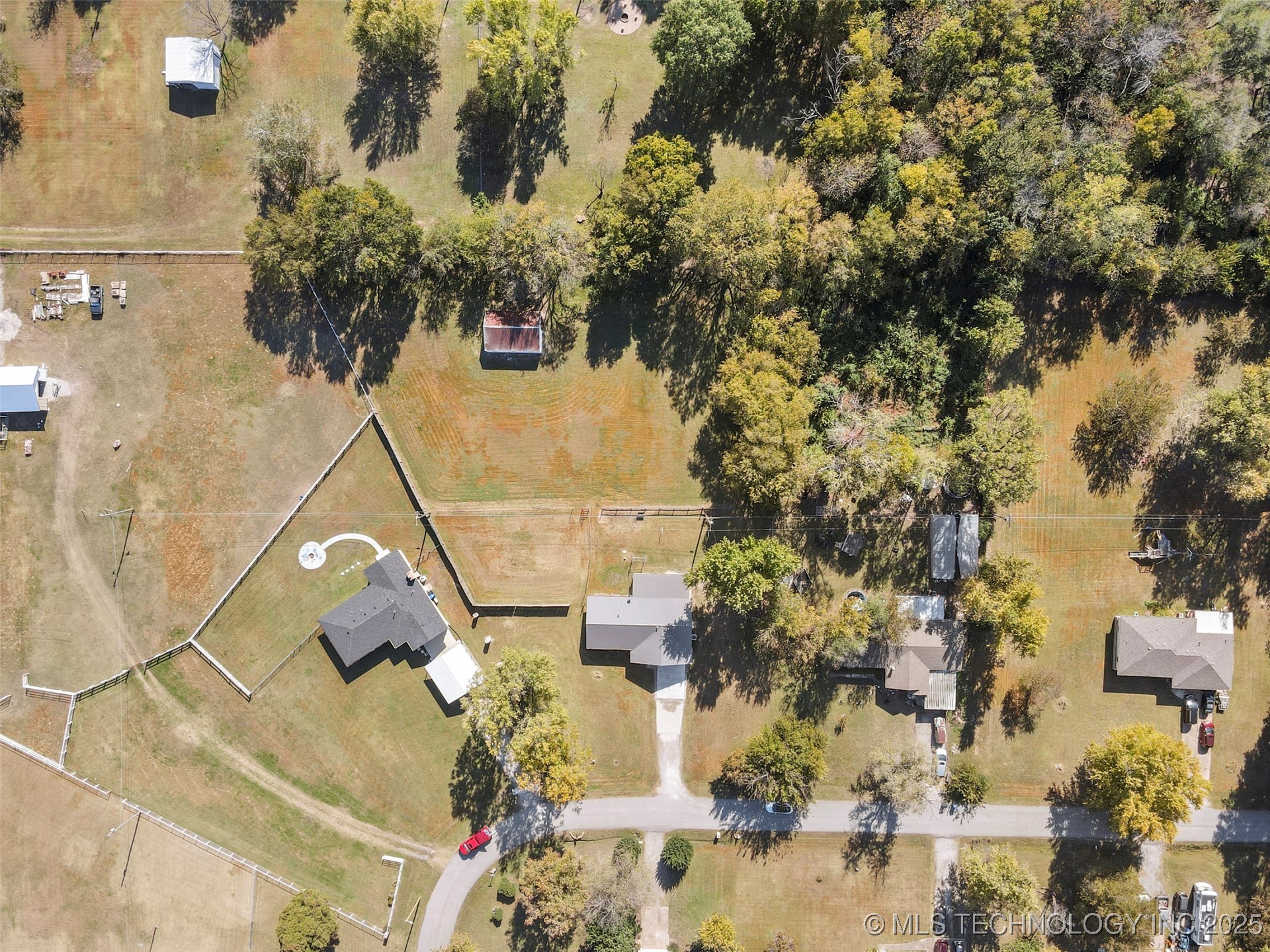 2021 Archdale Drive Property Photo 40